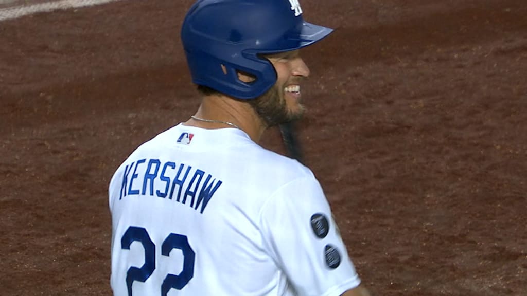 Clayton Kershaw gets an at-bat in extra innings | 04/25/2021