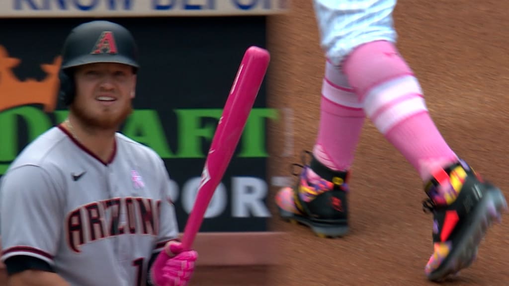 Mets celebrate Mother's Day with pink gear