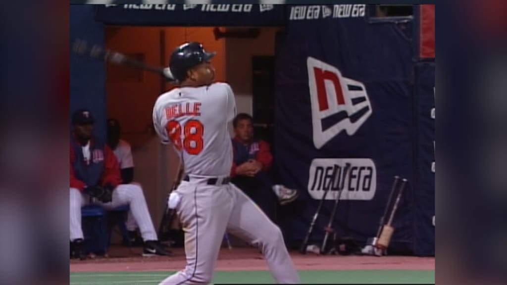 Albert Belle doubles in the 7th, 04/15/2000