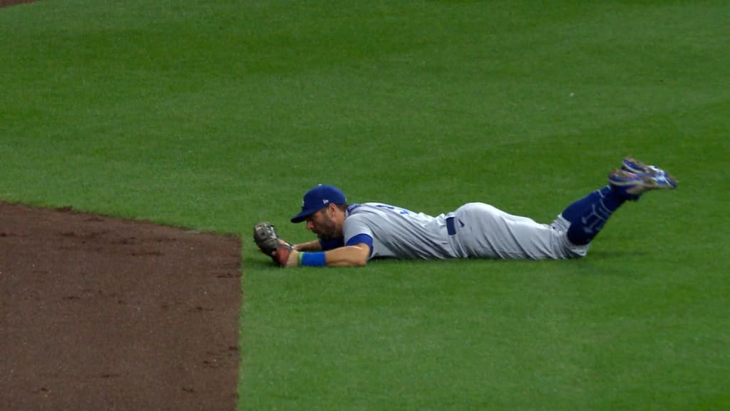 VIDEO: Chris Taylor's hat inexplicably makes the defensive play of