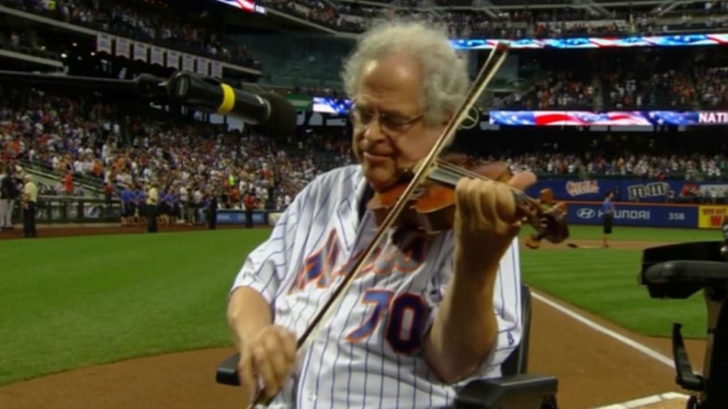 NYY@NYM: Itzhak Perlman performs the national anthem | 08/01/2016 | MLB.com