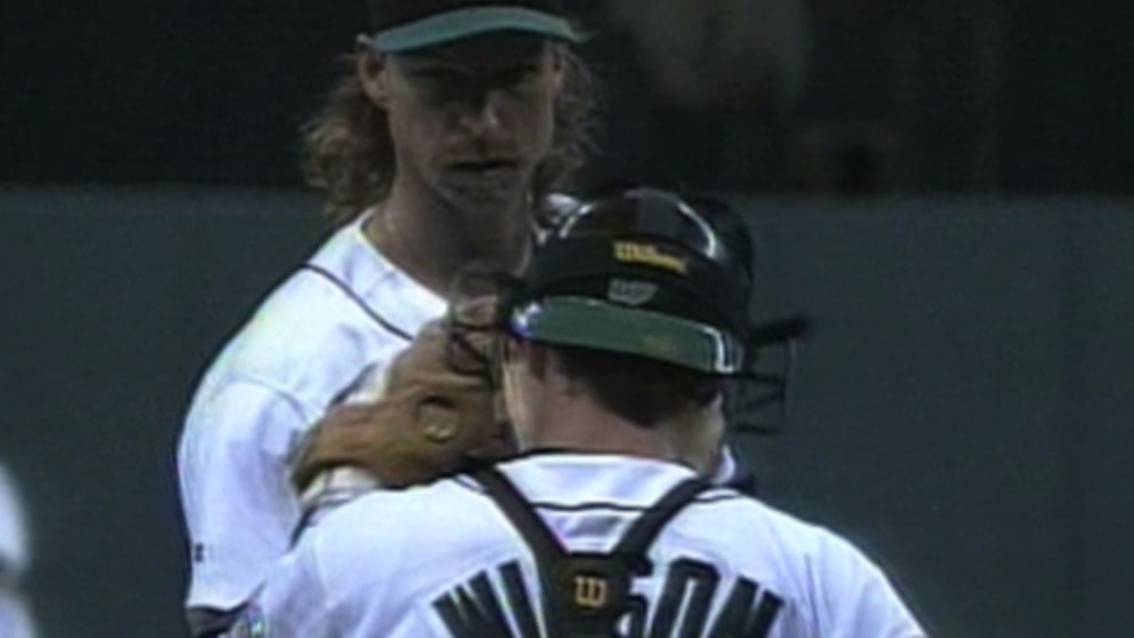 Big Unit returns to be honored by Mariners