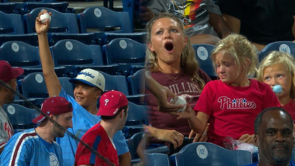 Fan gives foul ball to young girl, 09/15/2021