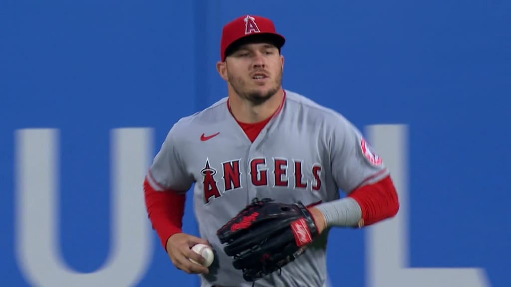 Mike Trout's leaping catch, 04/29/2022