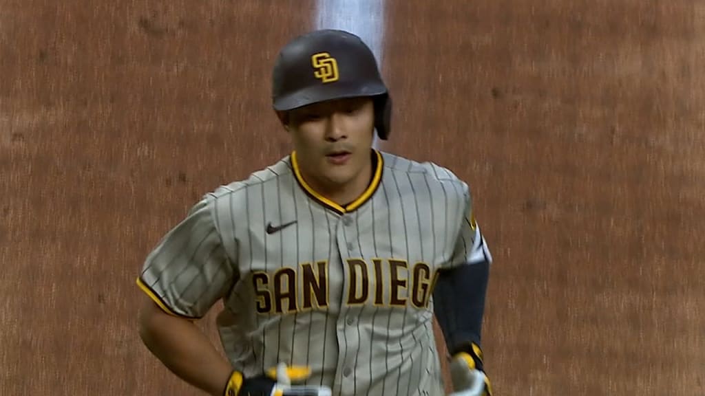 Padres' Kim Ha-seong hits 1st MLB homer in victory