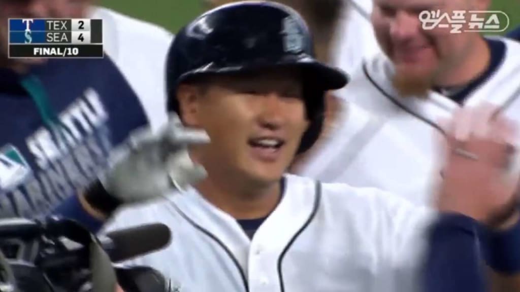 Dae-Ho Lee became 2016 Mariners' cult hero