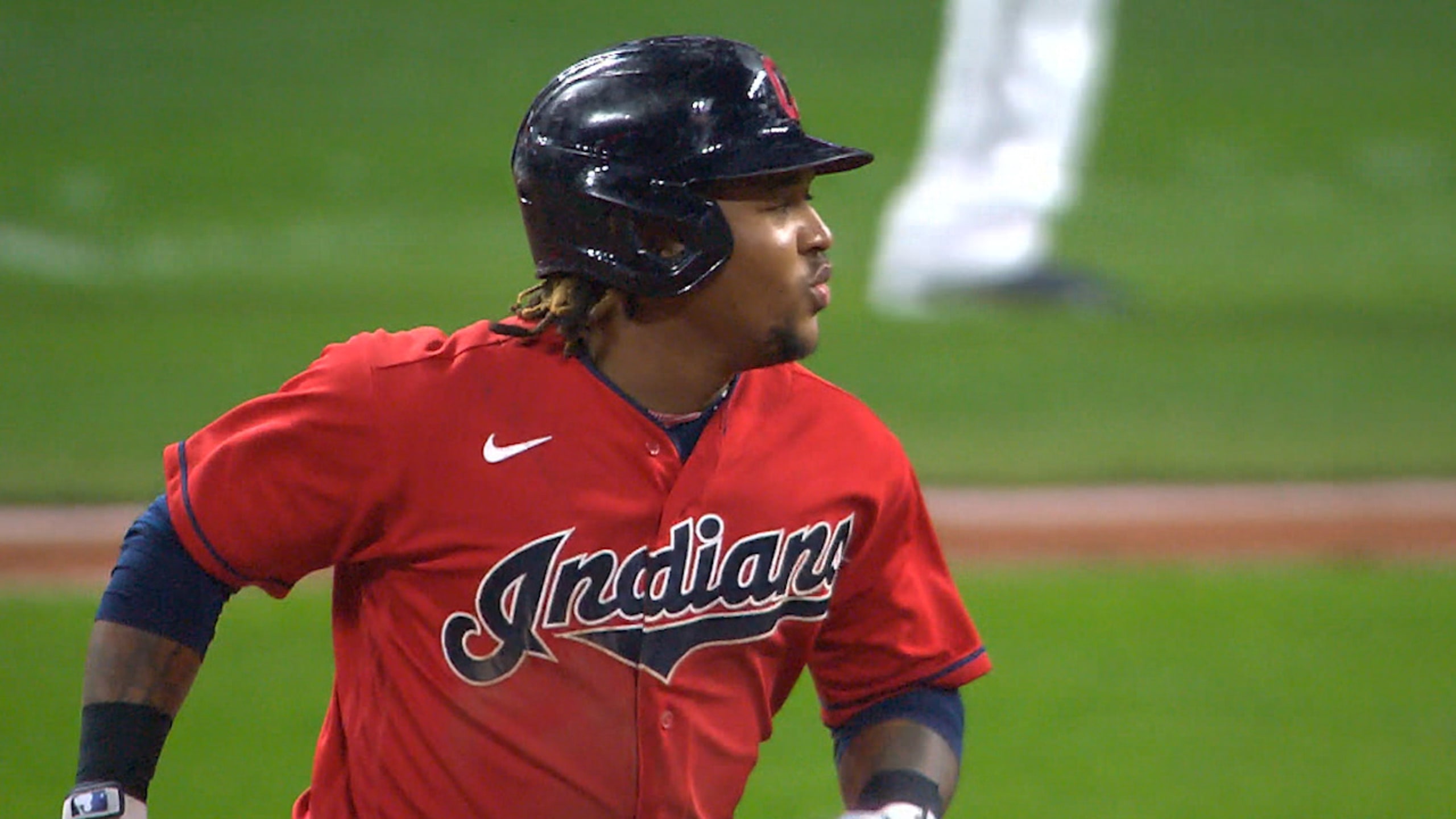 José Ramírez used Rajai Davis-model bat to hit his walk-off home run  Tuesday for the Cleveland Indians 