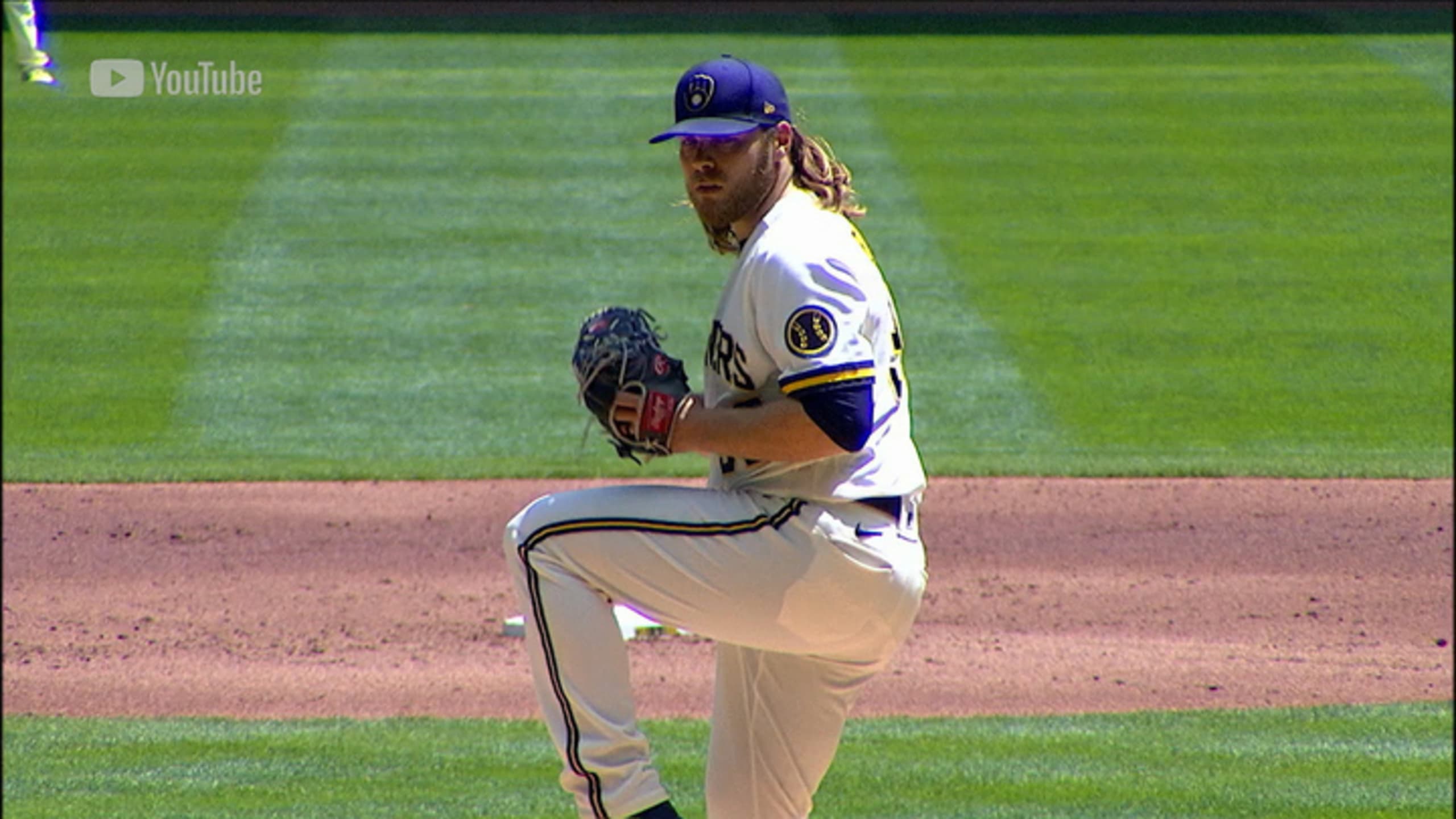 Corbin Burnes logs 14 strikeouts in Brewers' Game 1 win over Giants