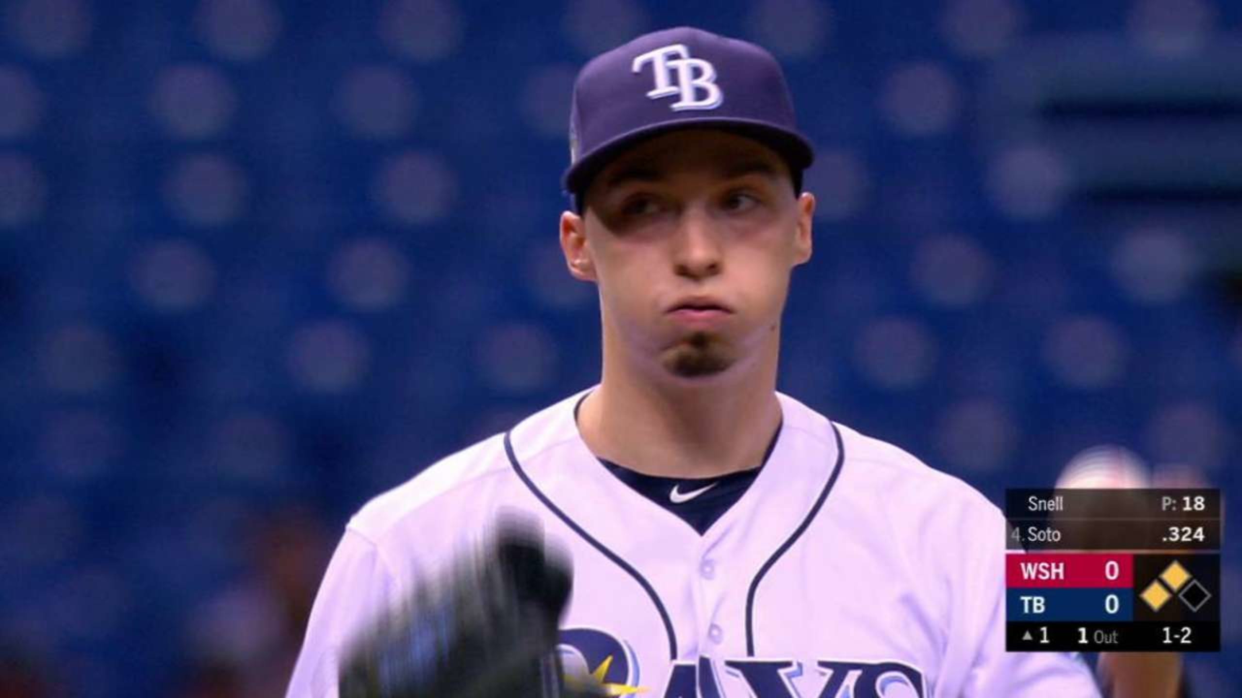 Snell's kneebuckling curveball