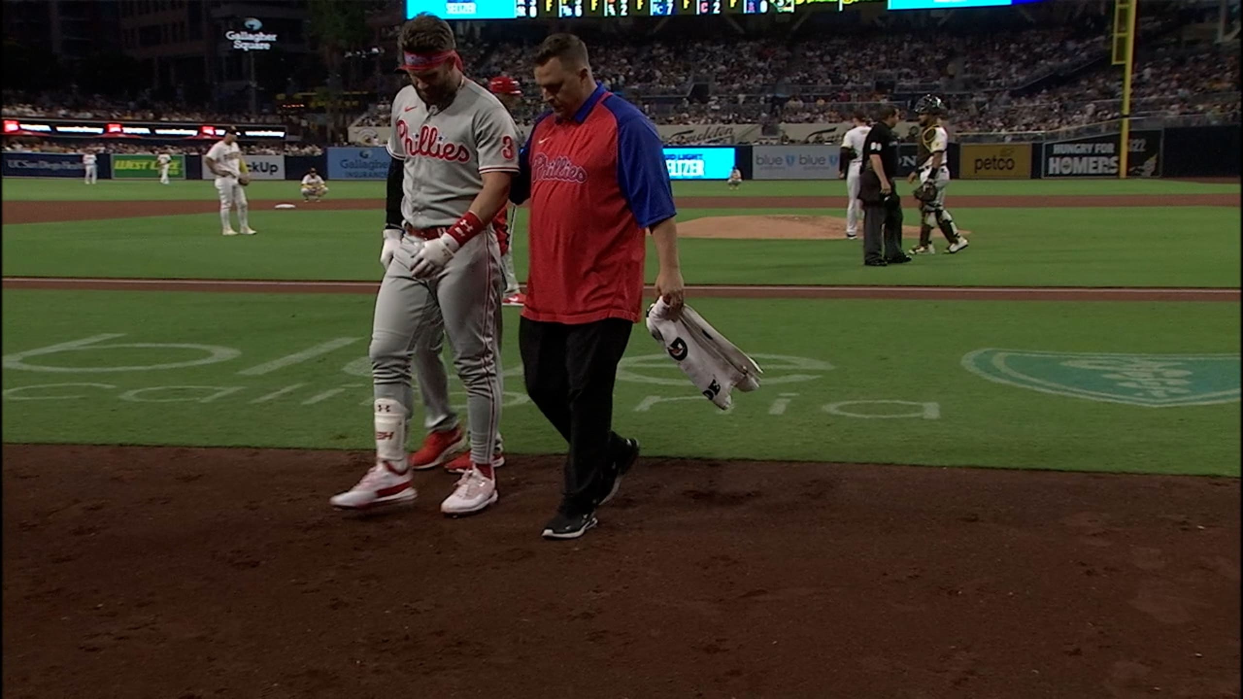 Phillies catcher J.T. Realmuto has fracture in right thumb