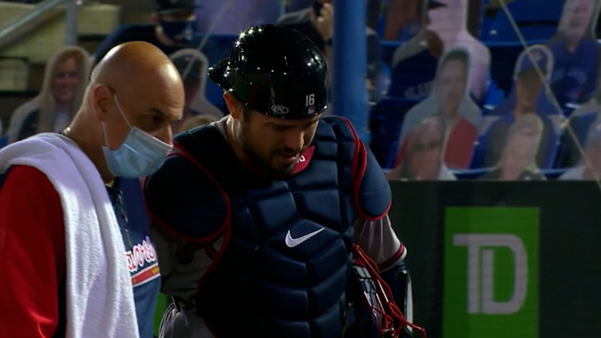 Braves place Travis d'Arnaud on 7-day concussion IL, recall