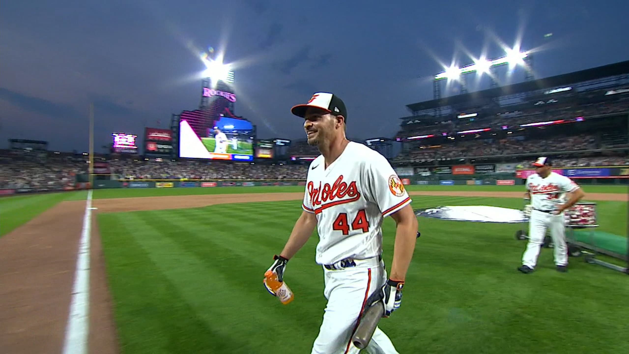Home Run Derby winner 2021: Pete Alonso beats Trey Mancini to defend derby  title at Coors Field - DraftKings Network
