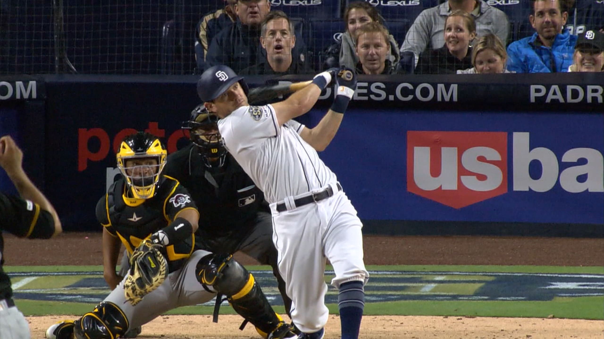 Padres' Ian Kinsler erupts with f-bombs at own fans after homer 