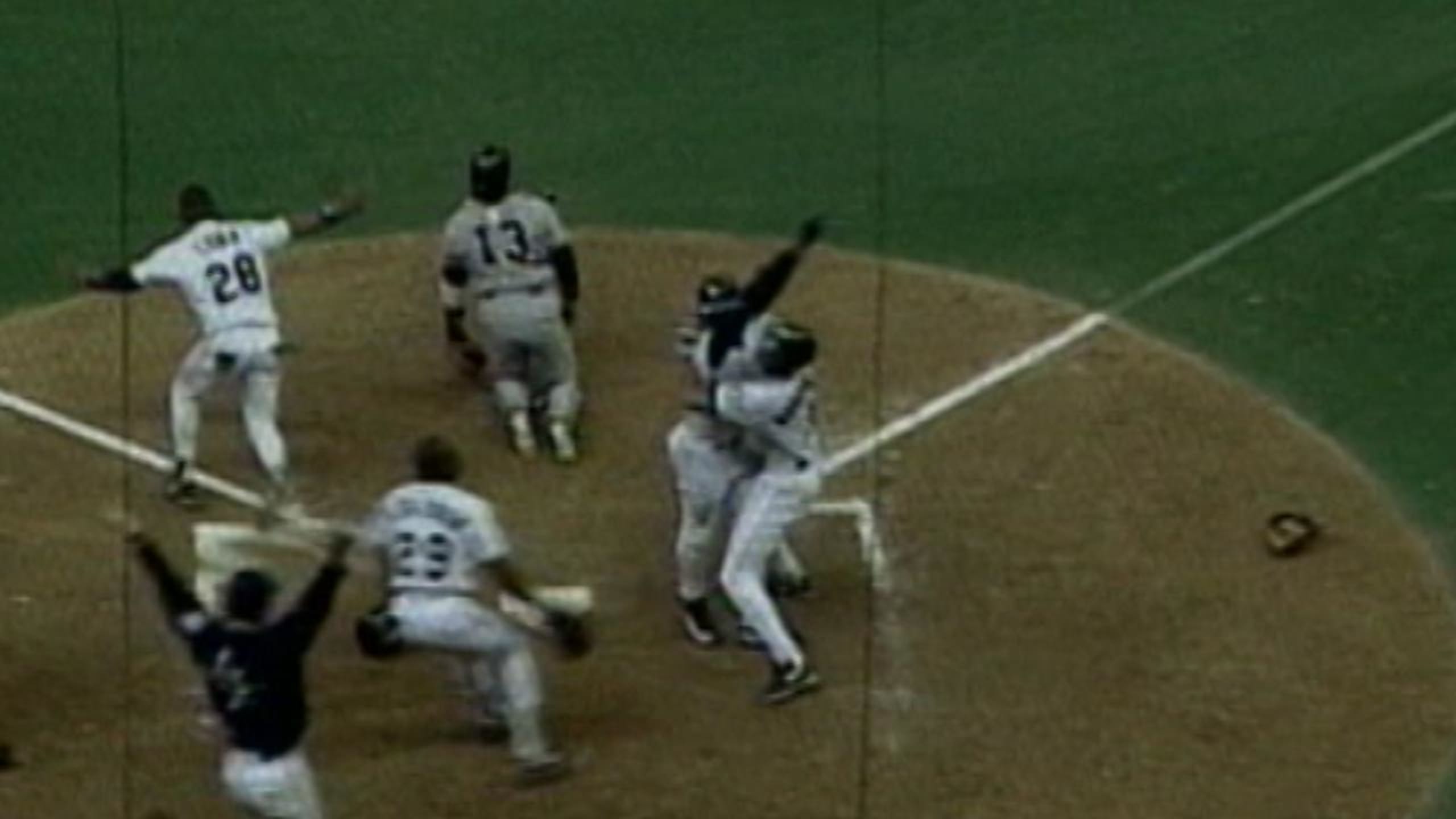 Yankees GIFs: Looking back on the craziness of the Flip Game (2001 ALDS  Game 3) - Pinstripe Alley