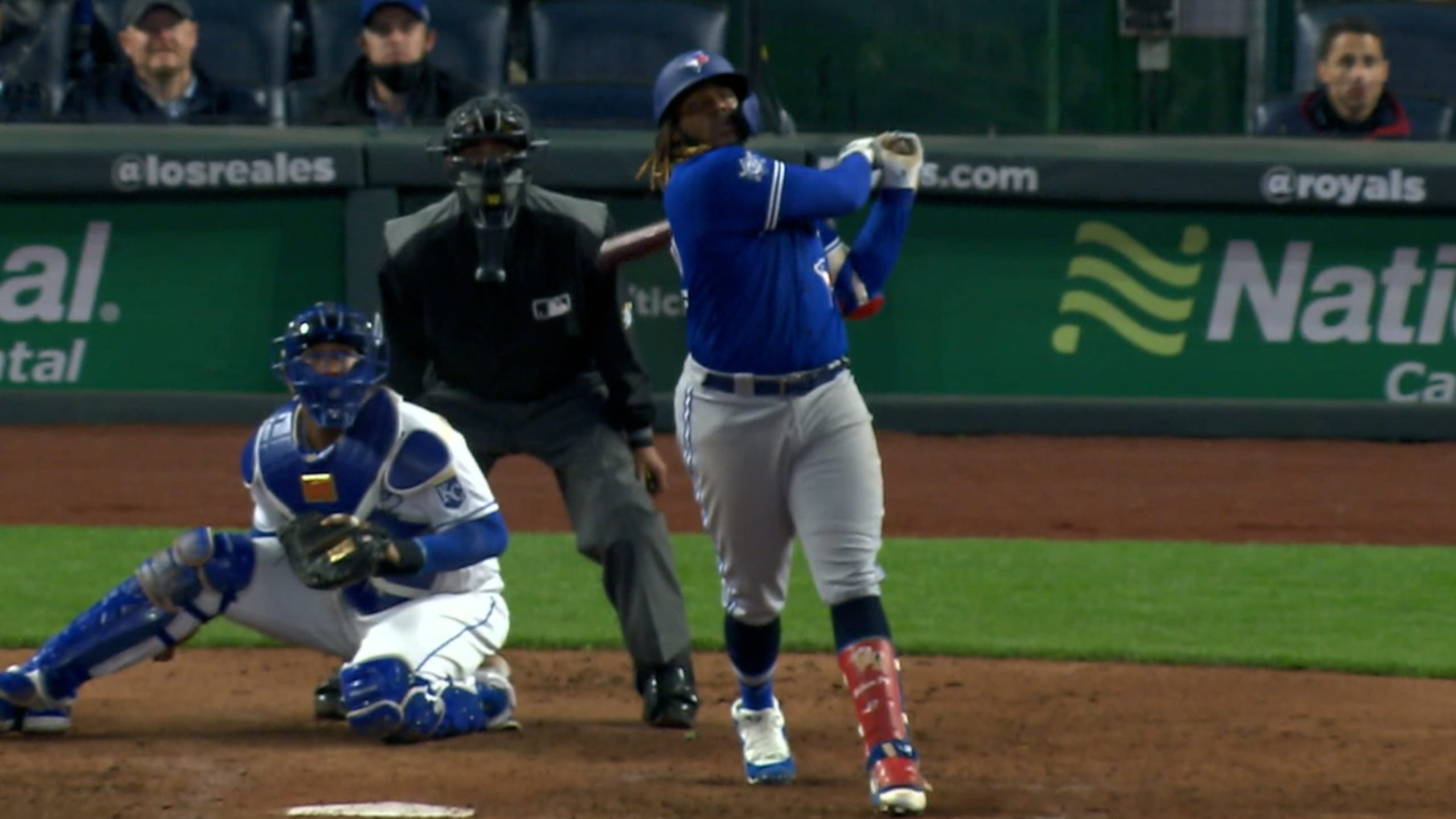 Blue Jays' Vladimir Guerrero Jr. continues torrid start with longest homer  of MLB career vs. Royals 