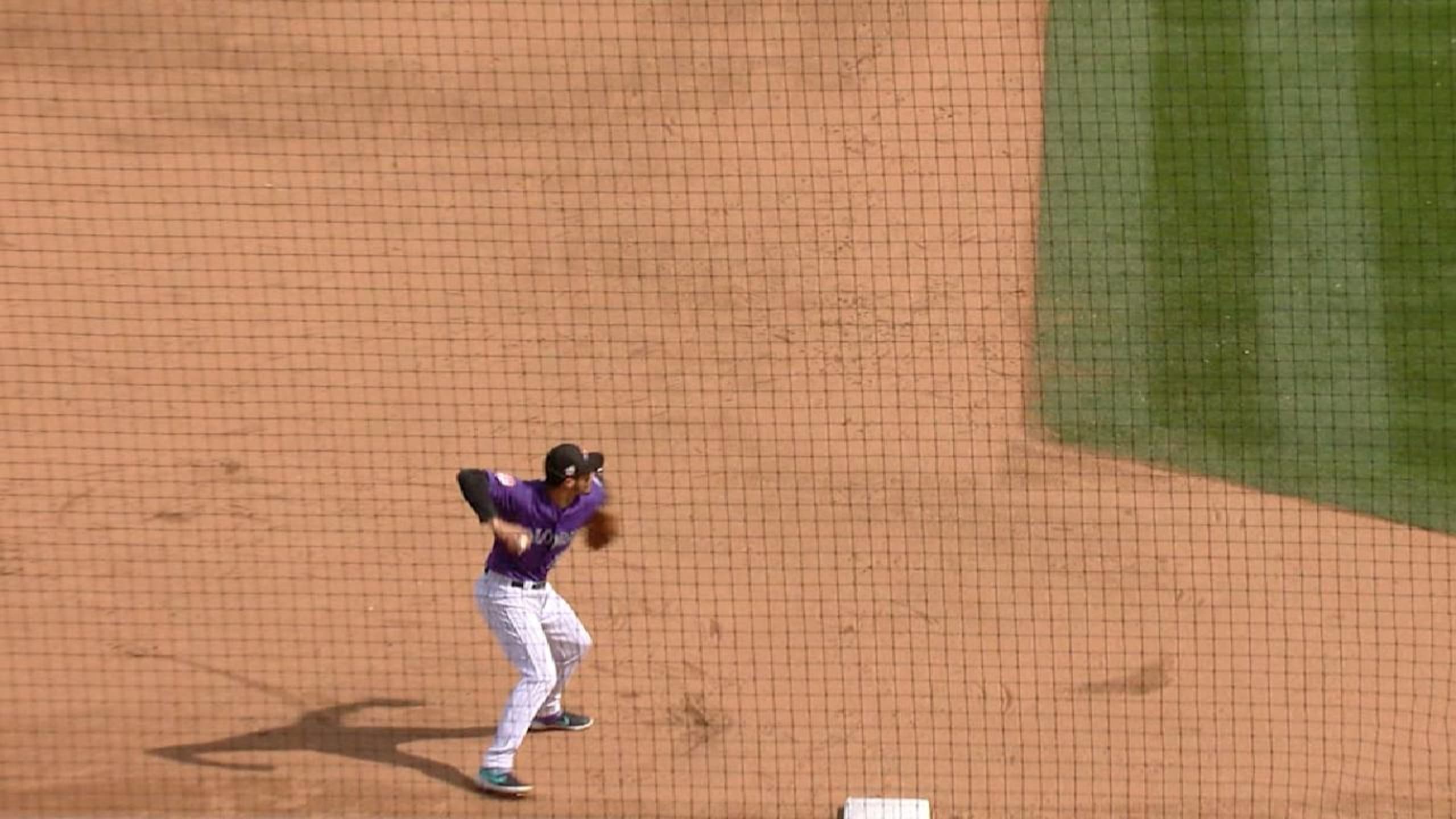 アレナドのスムーズな守備 野球の英語