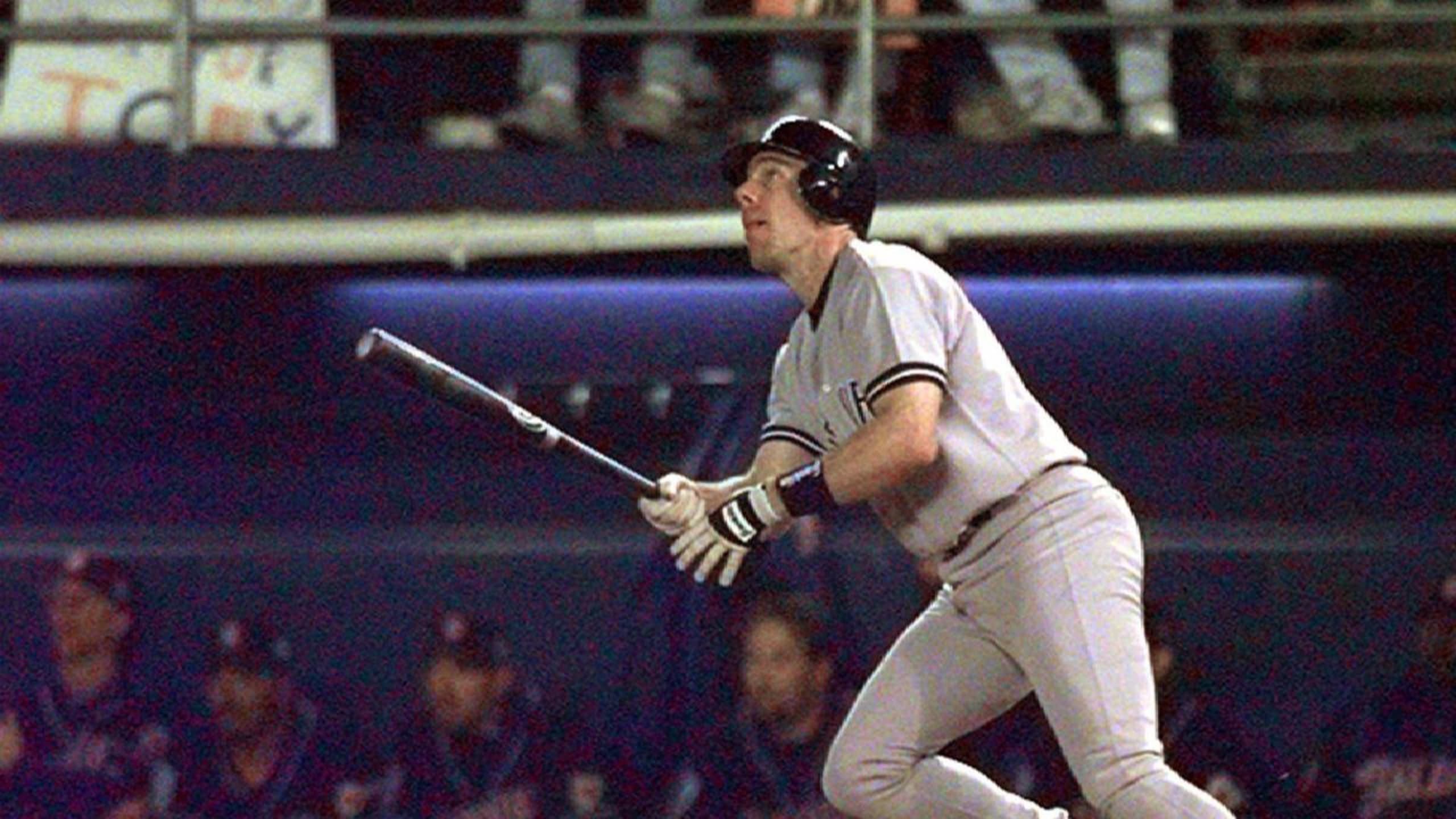 Oct. 21, 1998New York Yankess @ San Diego PadresQualcomm StadiumSan Diego,  CA.Game 4 1998 World SeriesInfielder Scott Brosius #18 of the New York  Yankees during the 1998 World Series Game 4 against