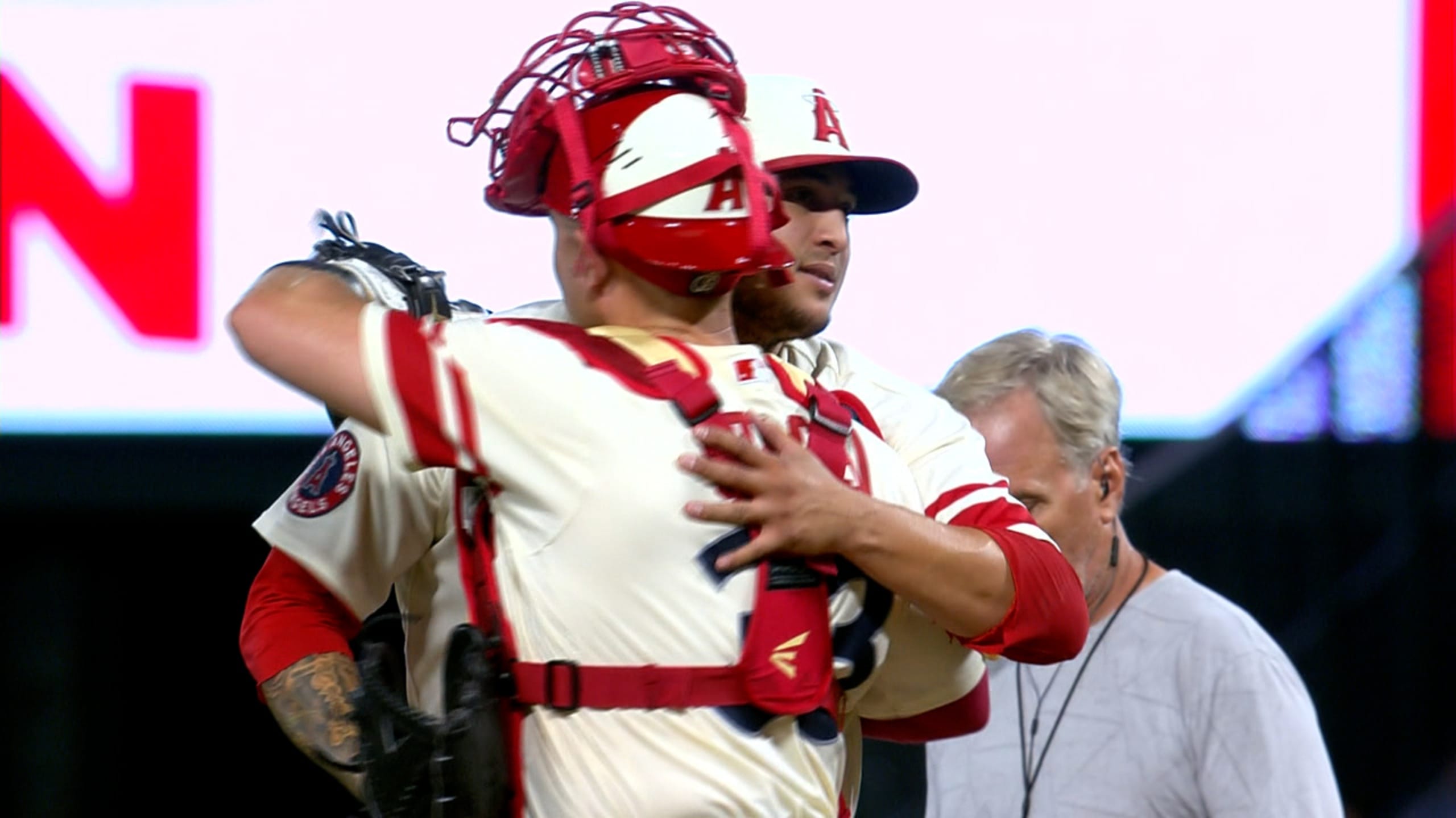 José Quijada earns the save