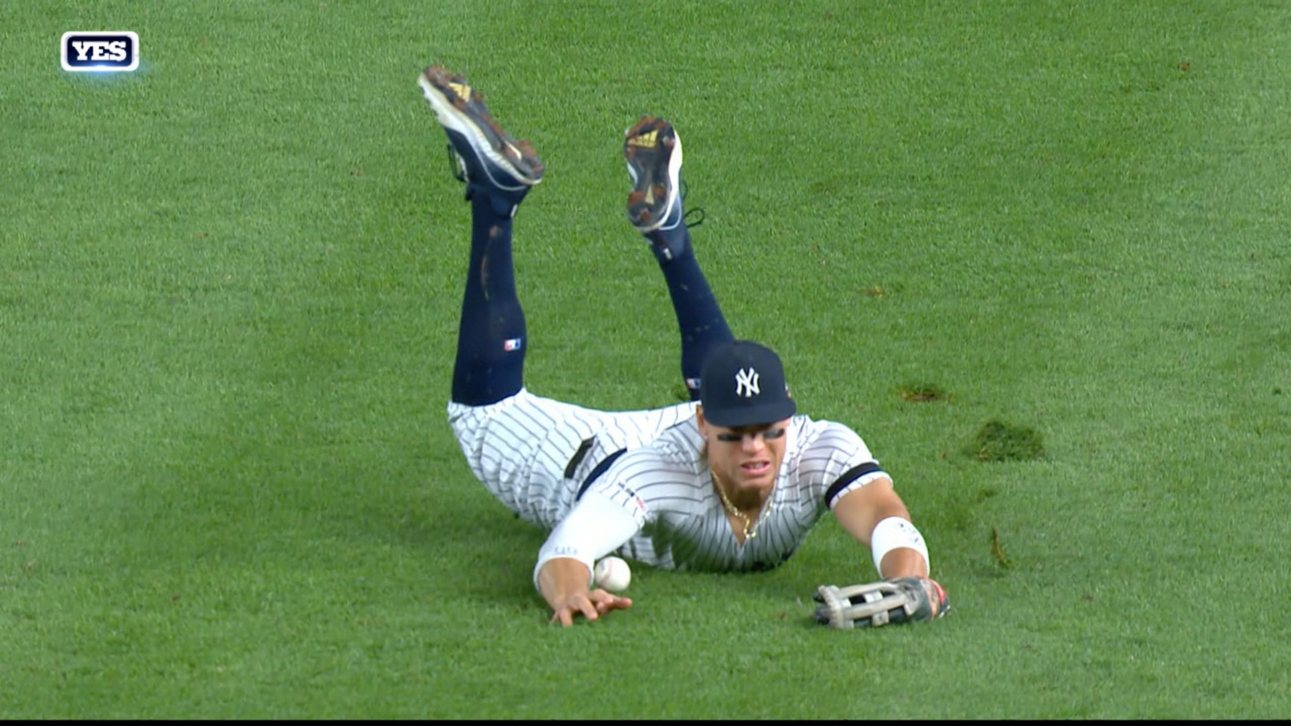 Yankees prevail, but Aaron Judge leaves with hip injury 