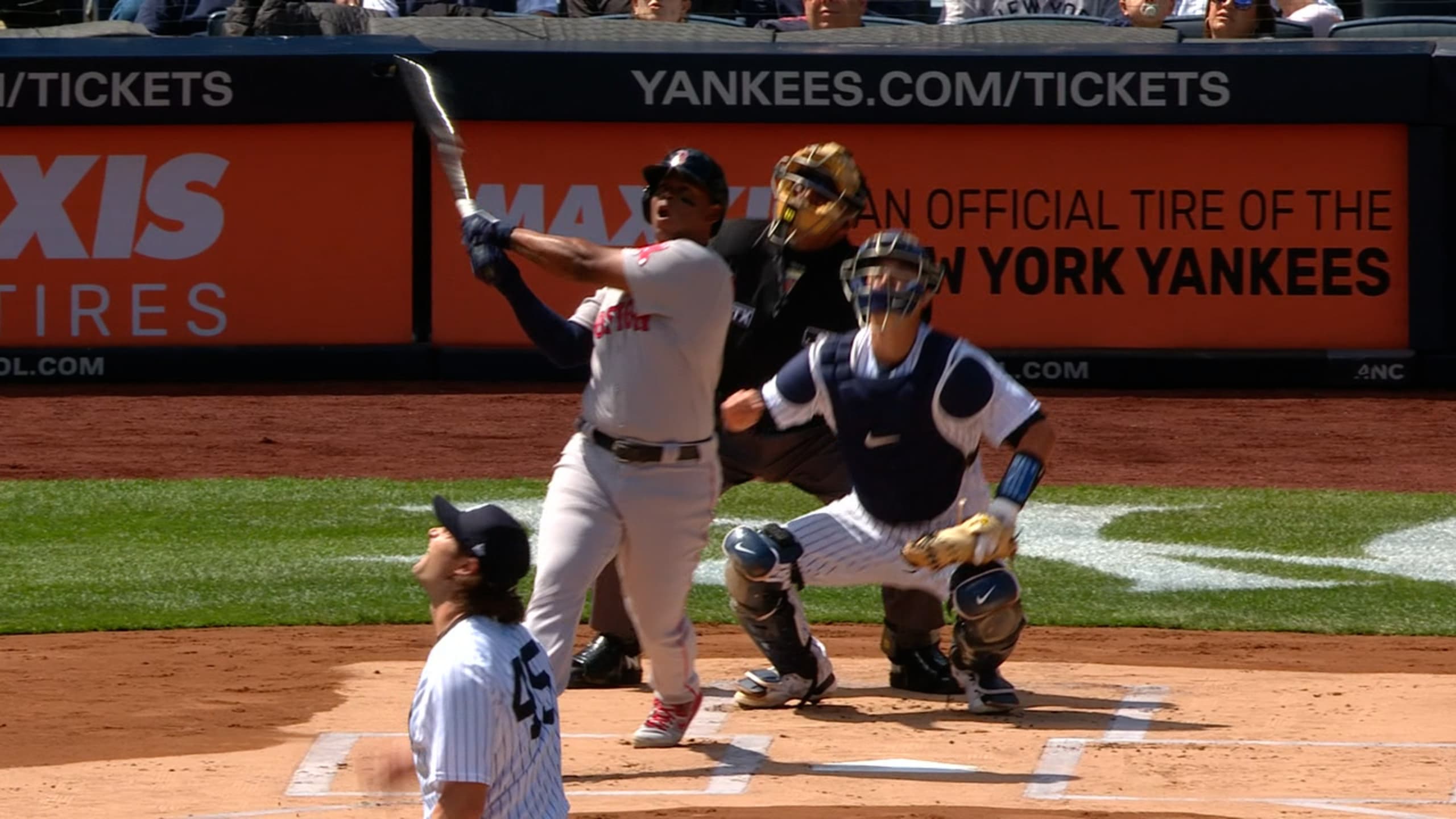 BOS@NYY: Devers ties the game with a solo home run 