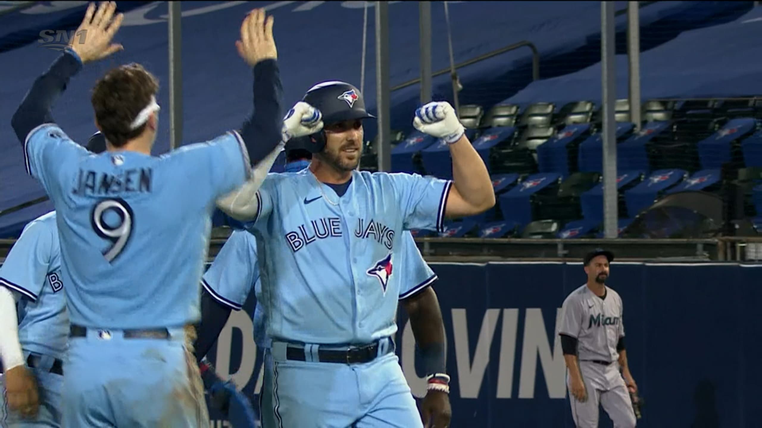 Blue Jays walk-off Marlins in 10 to win first Buffalo home game