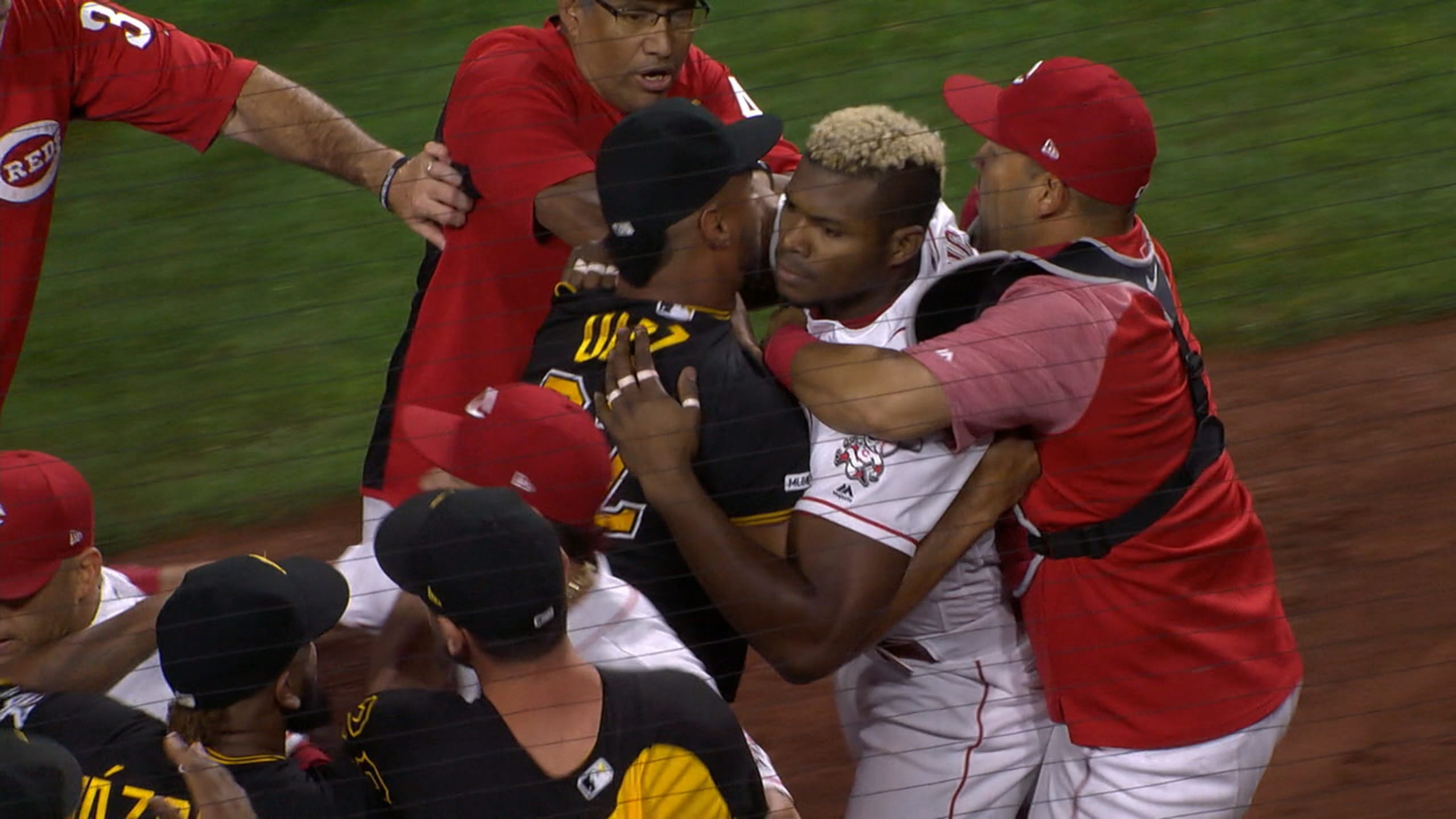 Yasiel Puig turns brawl picture into work of art with excellent custom shirt