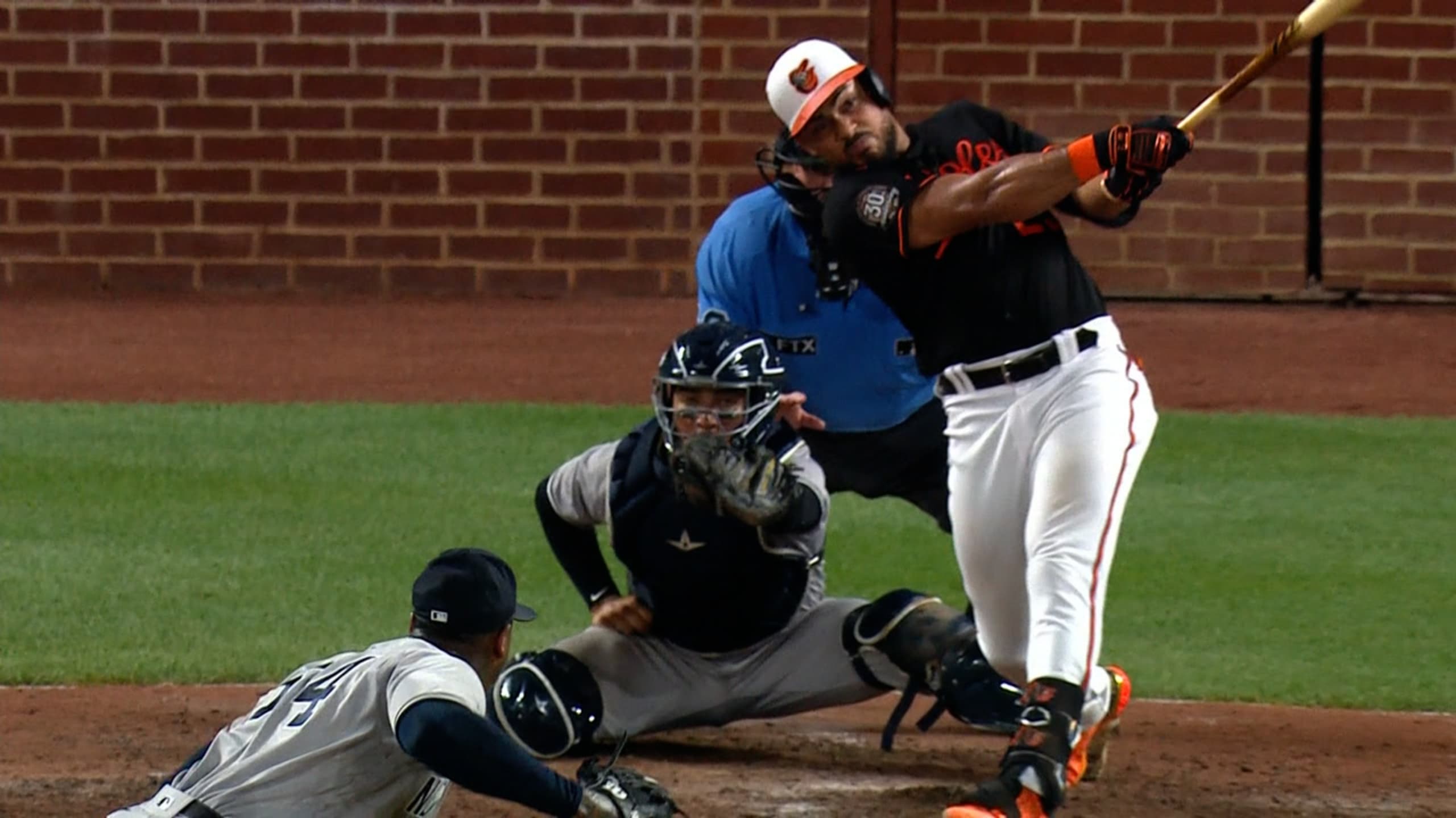 Santander shines again as Orioles edge Mariners 3-2 - The Columbian