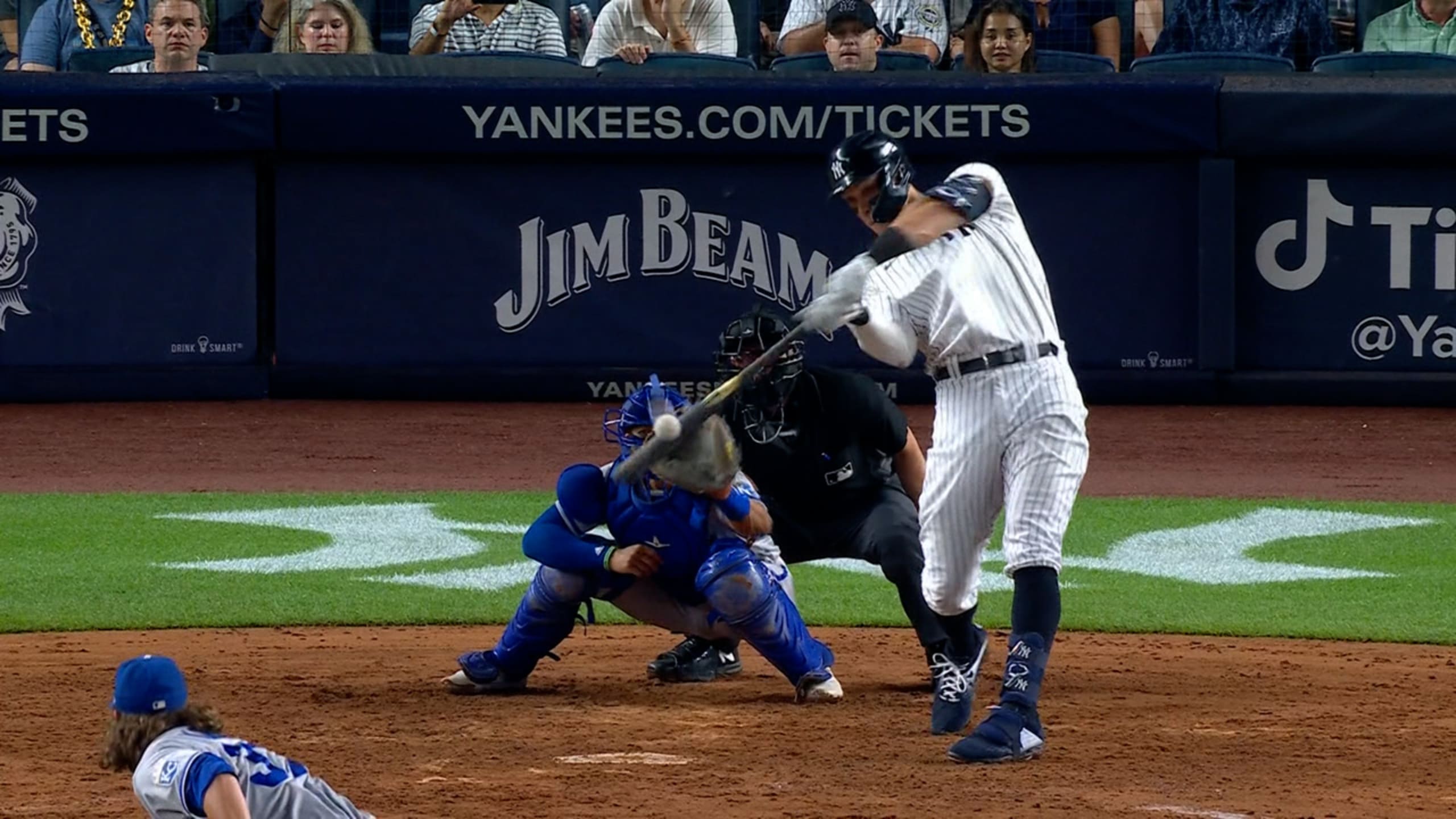 Jogador dos Yankees bate recorde de home runs de um calouro na MLB