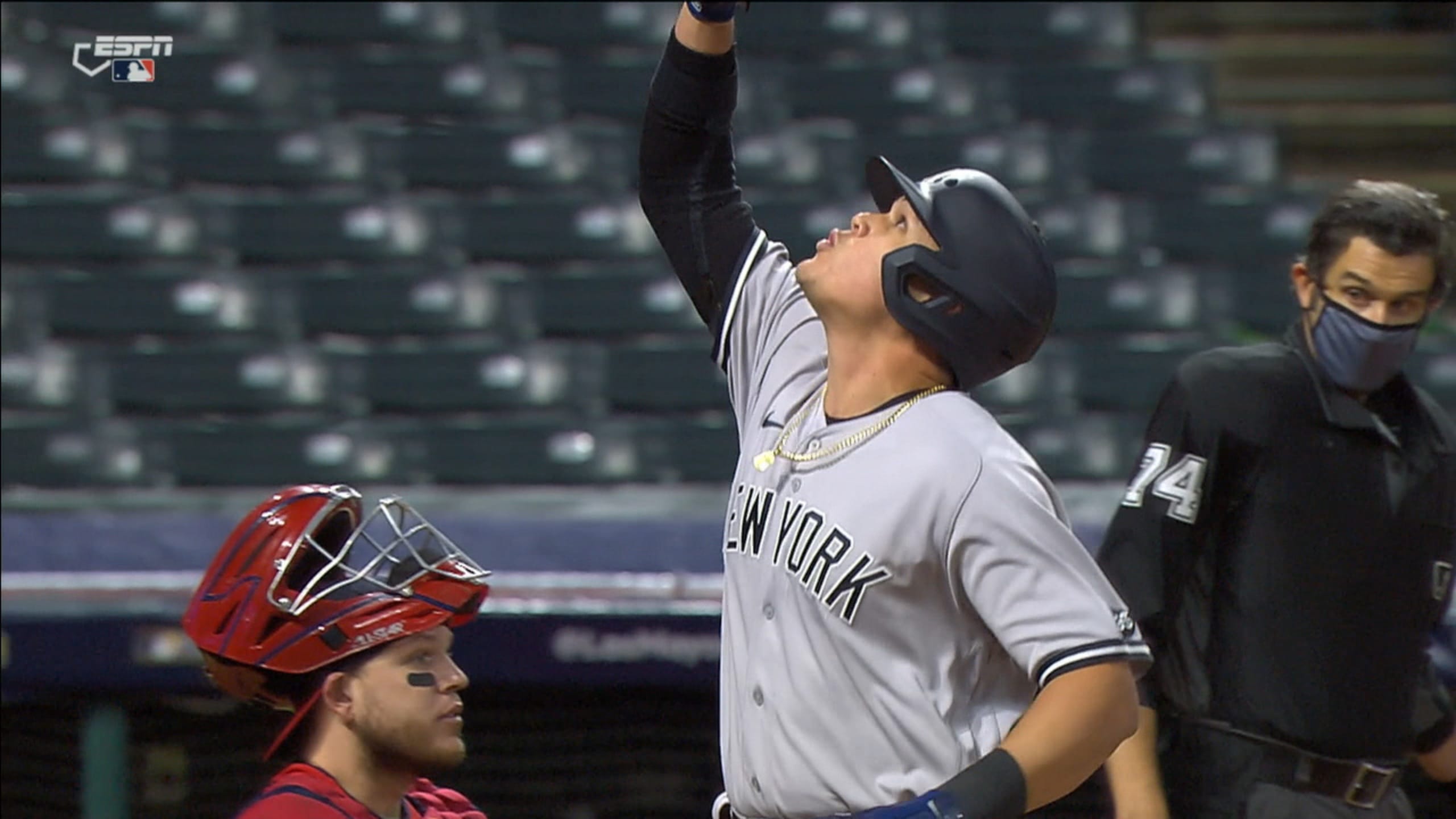 Gio Urshela HUGE GRAND SLAM to put Yankees up on Indians! (Wild Card round  Game 2) 