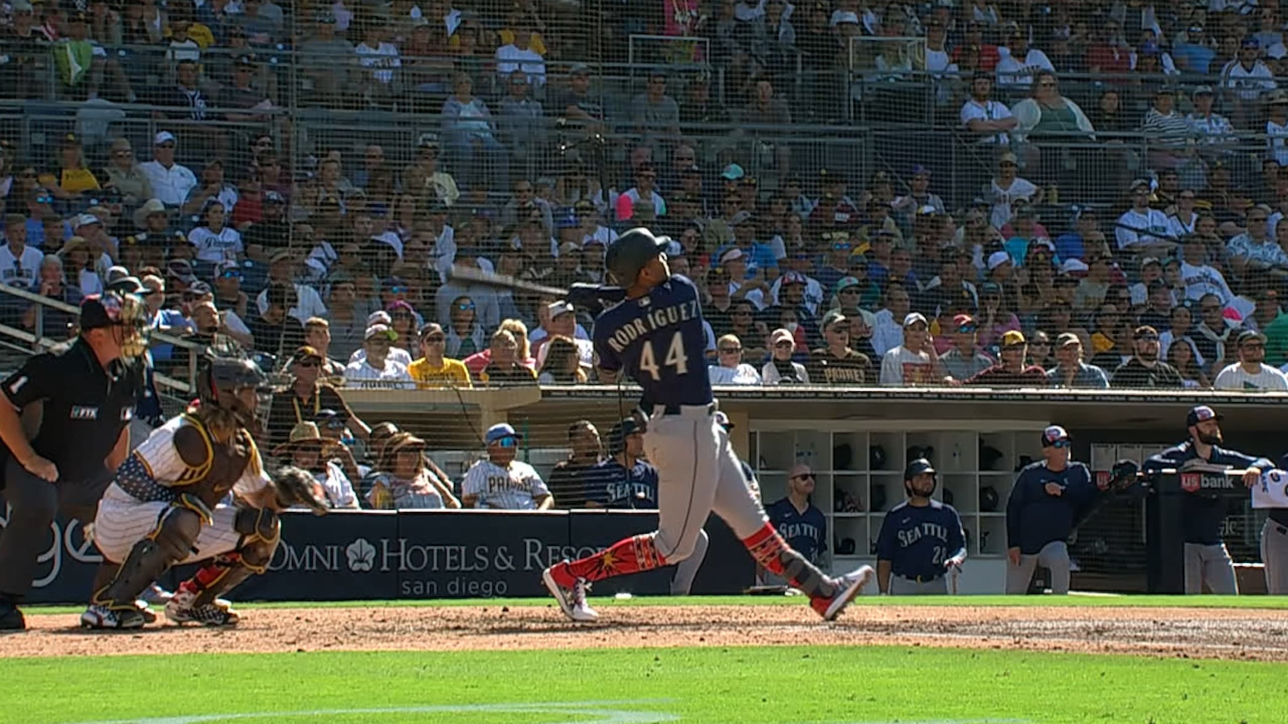 Mariners rookie Julio Rodríguez becomes fastest player to reach 15 home  runs and 20 stolen bases in career 