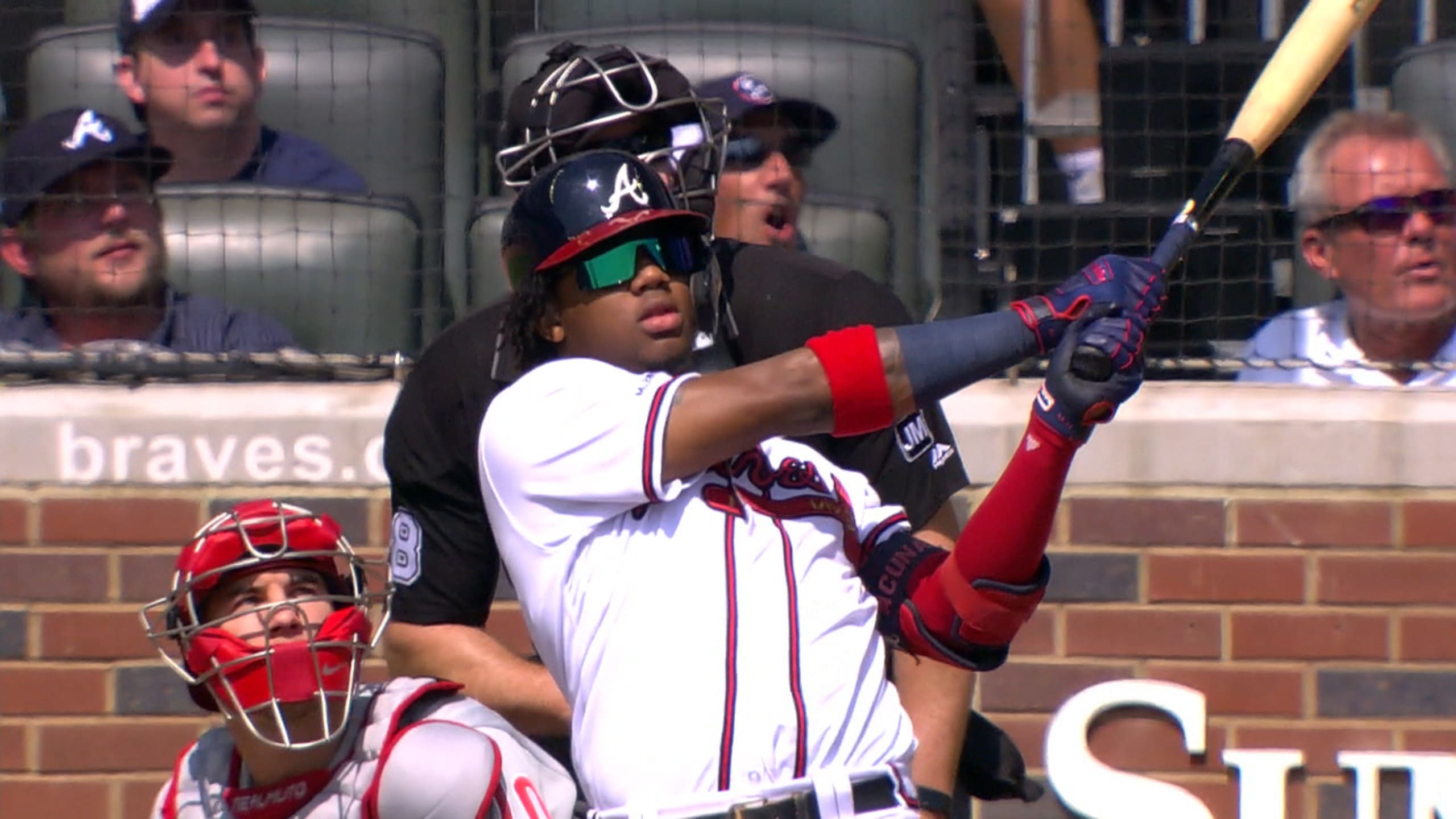 Braves' Ronald Acuna Jr. 40-70 video tribute during 10th inning