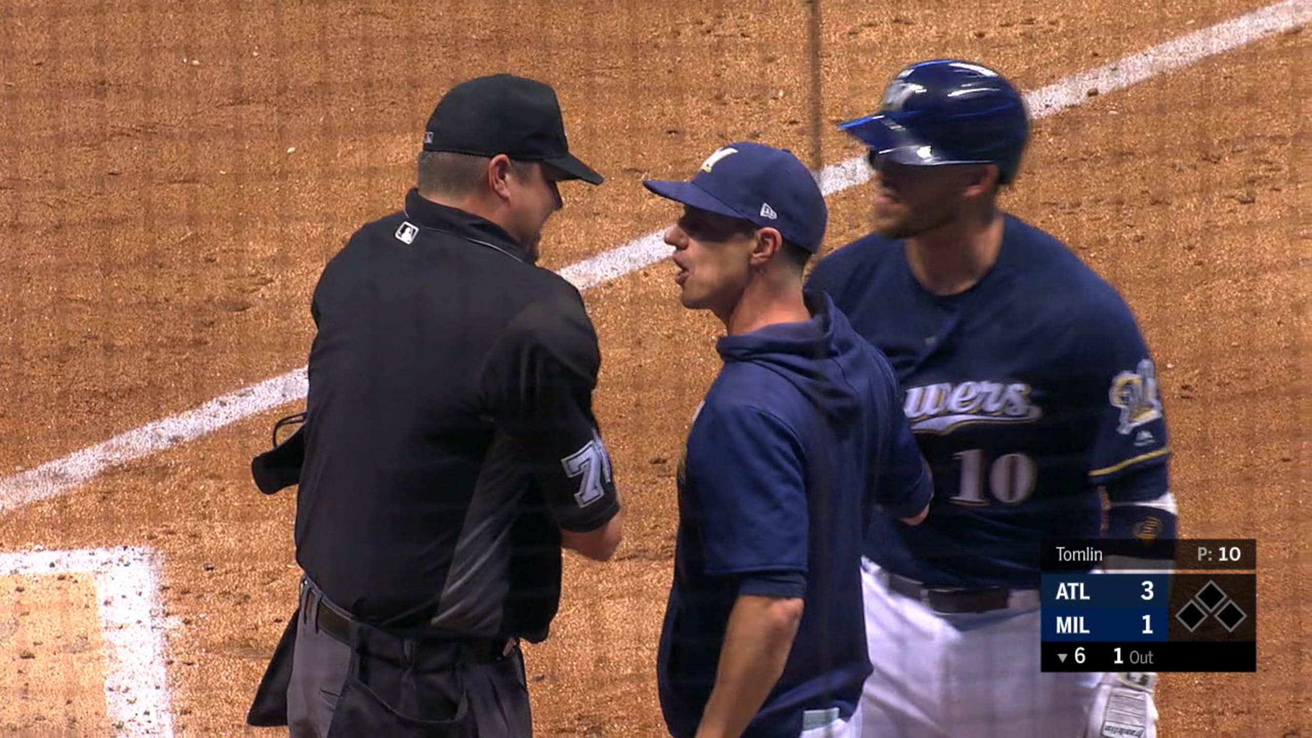 Brewers' Grandal ejected after losing his mind on ump