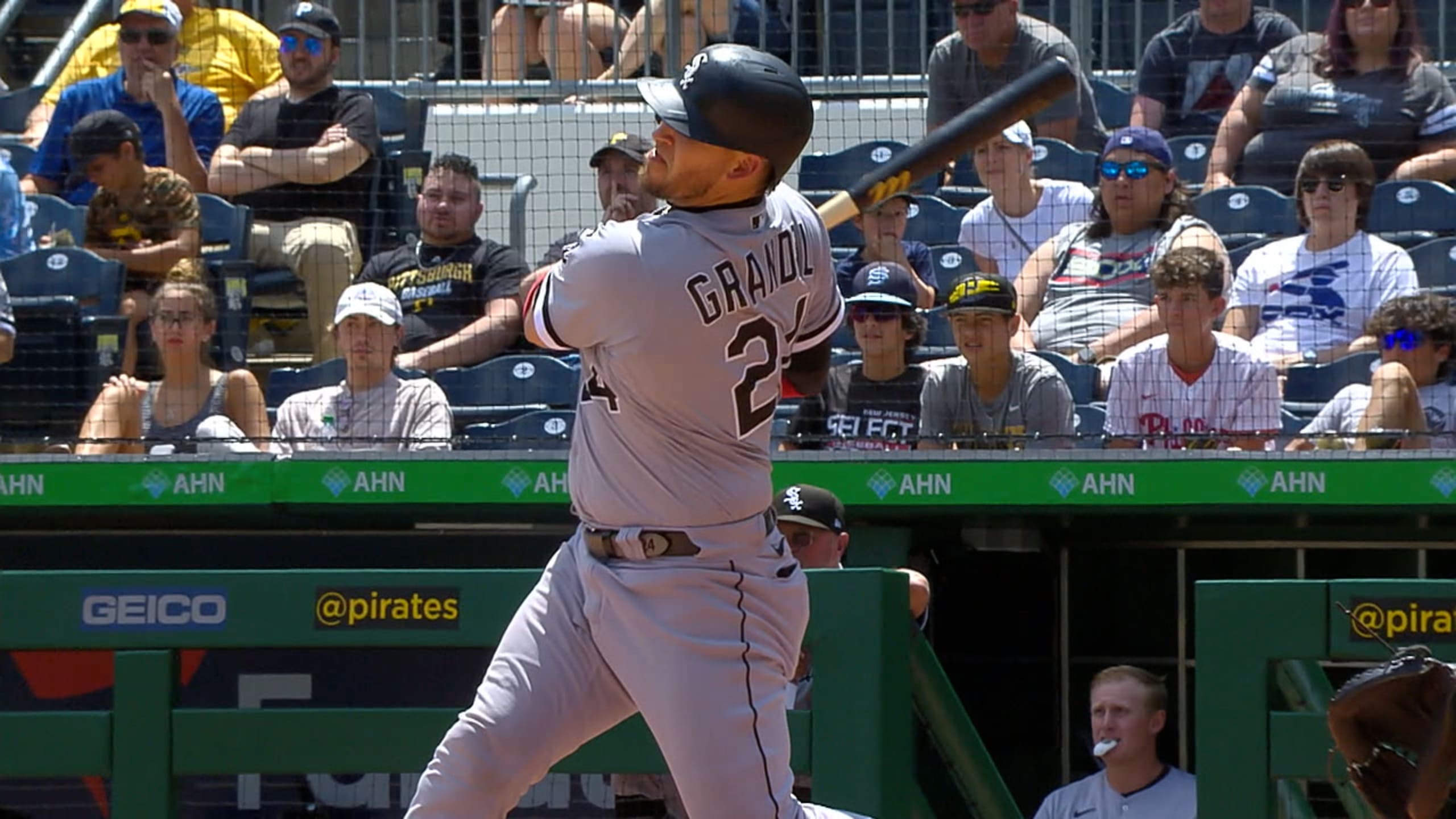 Pirates send Sox to 4th straight loss