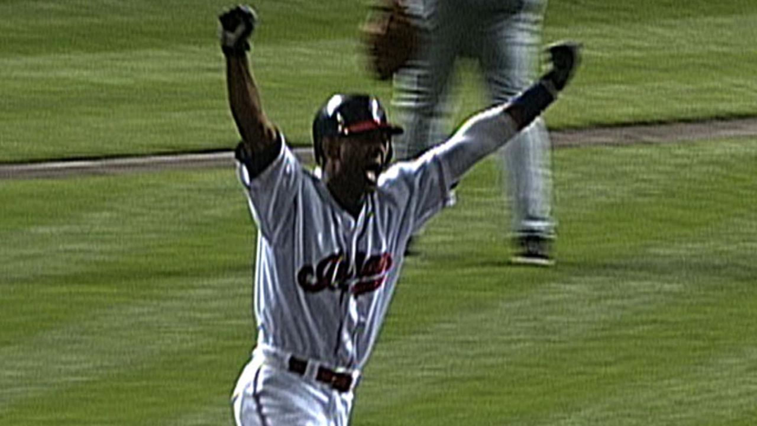 Lofton scores from second,' an oral history: 1995 ALCS Game 6 - Cleveland  Indians 4, Seattle Mariners 0 on Oct. 17, 1995 
