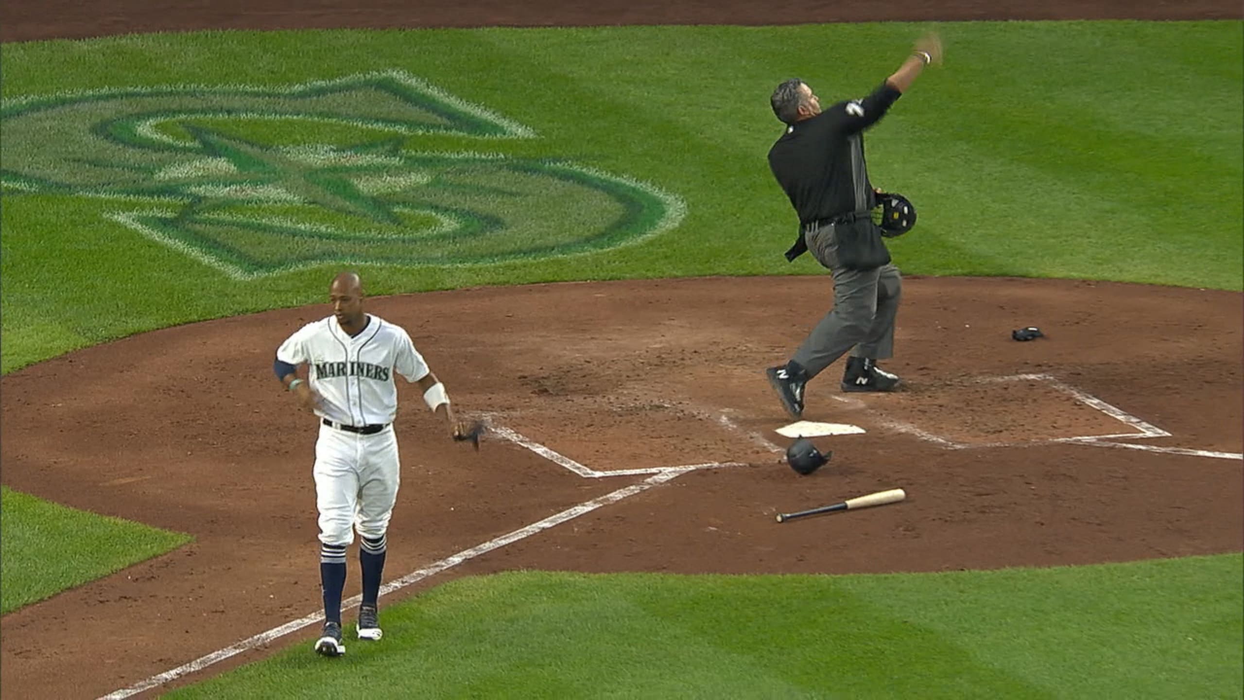 OTD in 2018, the @Mariners broke out their sleeveless Turn Ahead