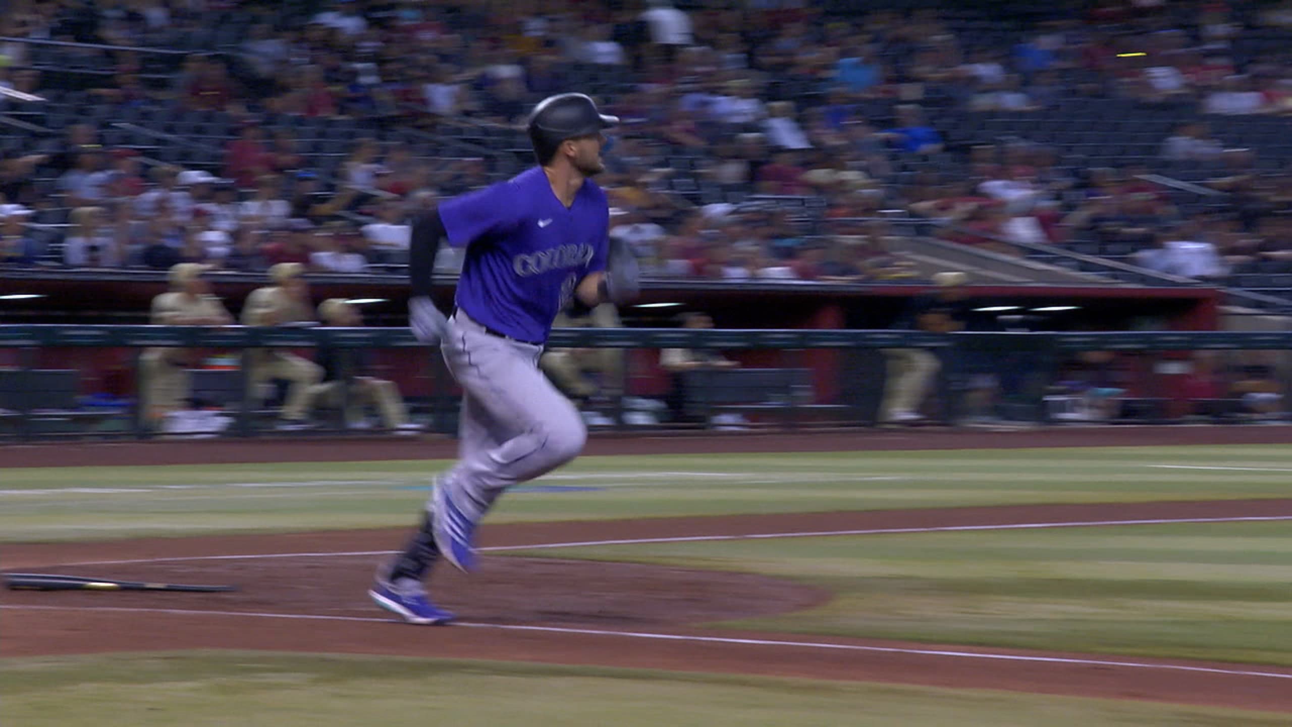 Kris Bryant homers for first time with Rockies to snap career