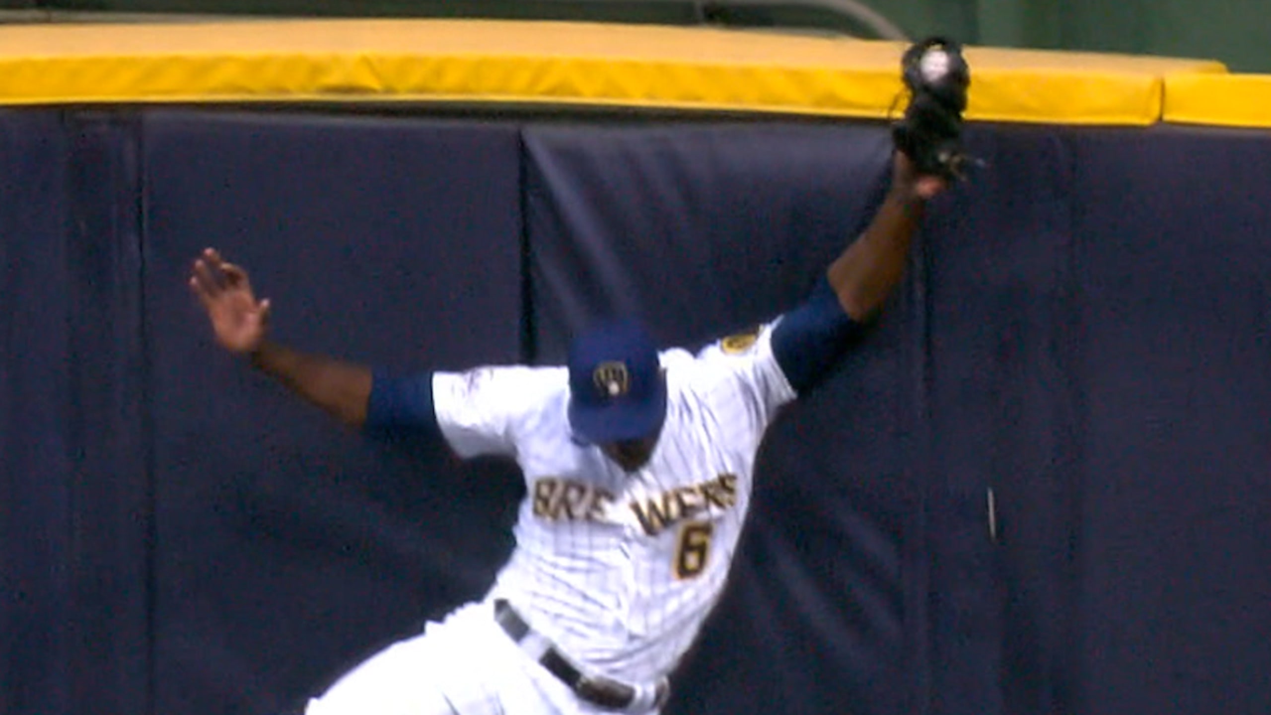 Lorenzo Cain, Christian Yelich boost Brewers with glove, bat – WKTY