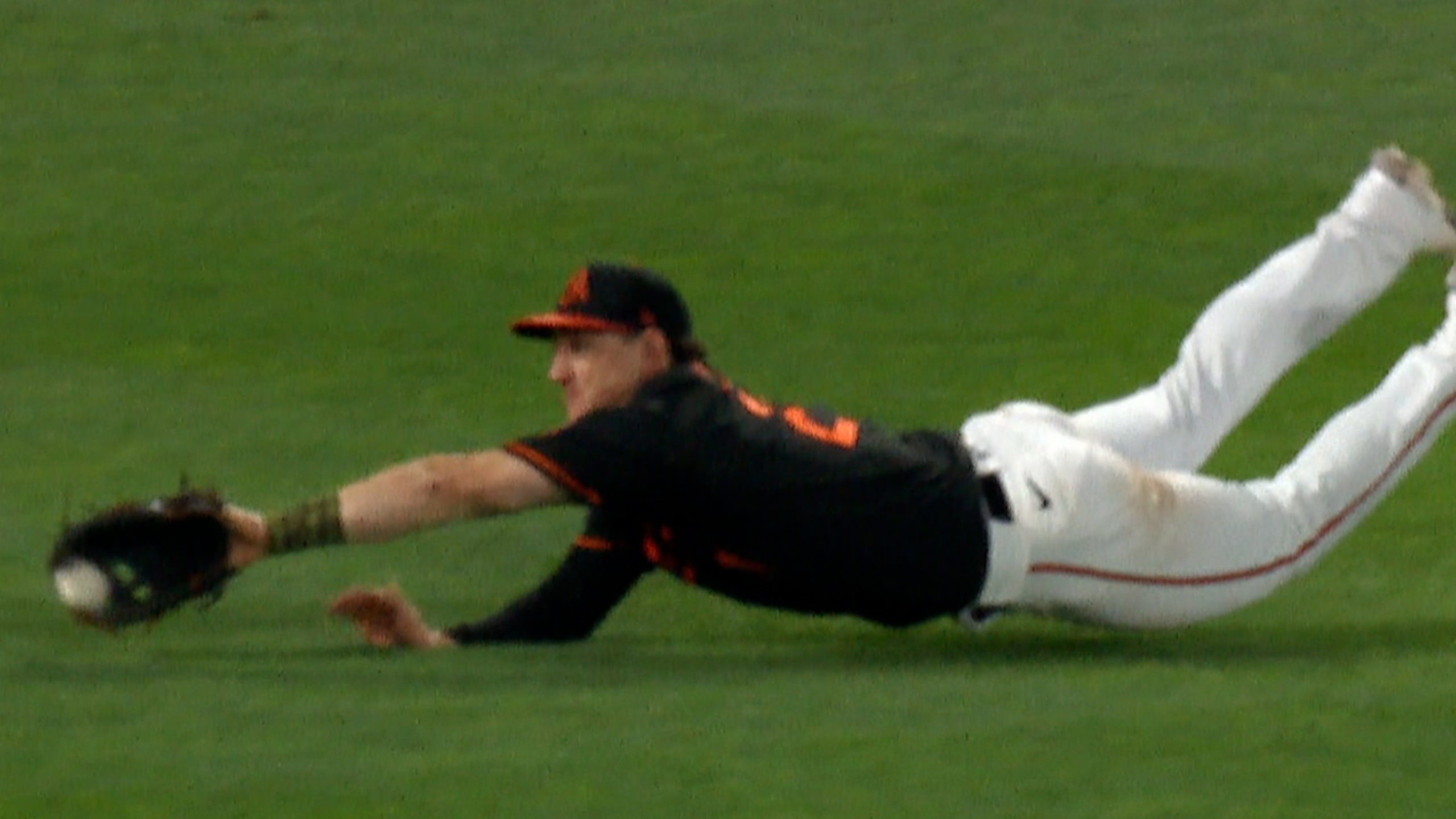 Hays #39 impressive diving catch