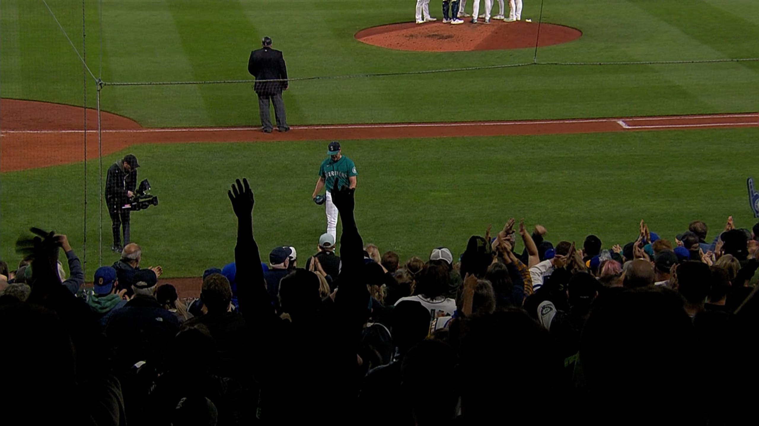 Marco Gonzales shows he's still major factor in changing rotation by  helping Mariners take down Blue Jays, Mariners