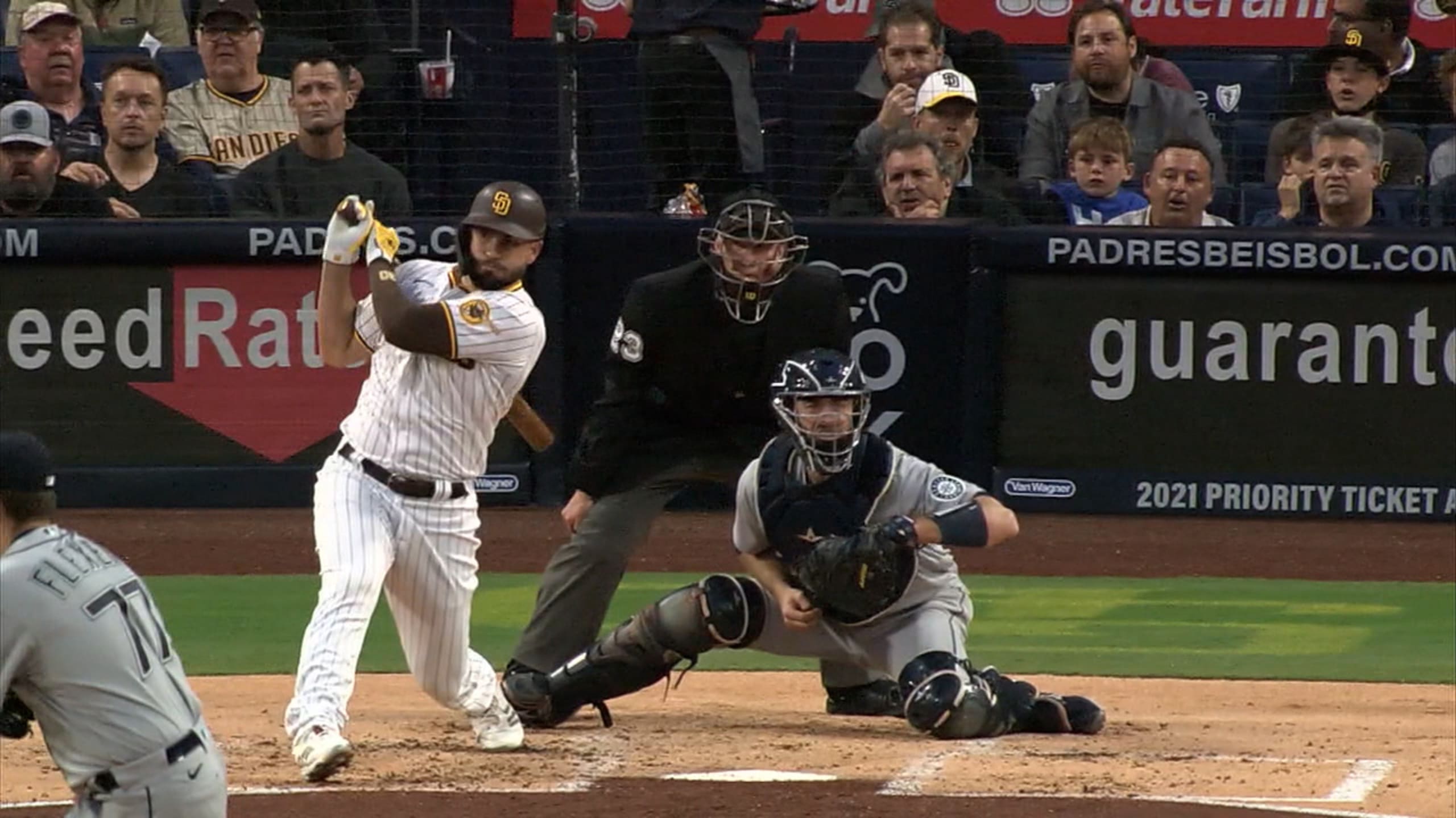 Tatis hits 50th career homer, Padres rout Mariners 16-1