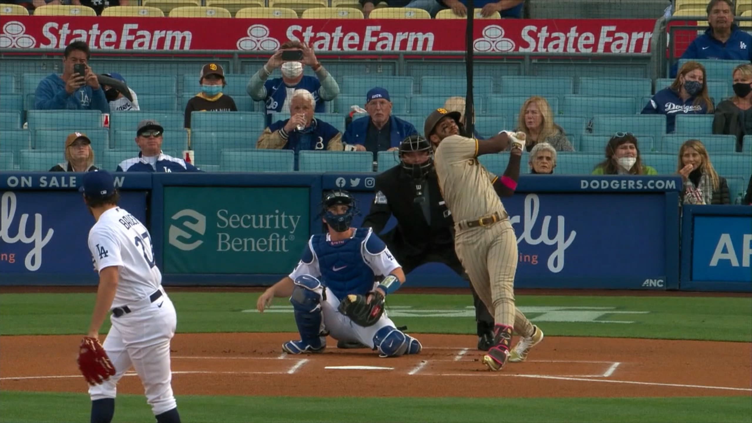 Dodgers see Padres' Fernando Tatis Jr. celebrate his father's day at