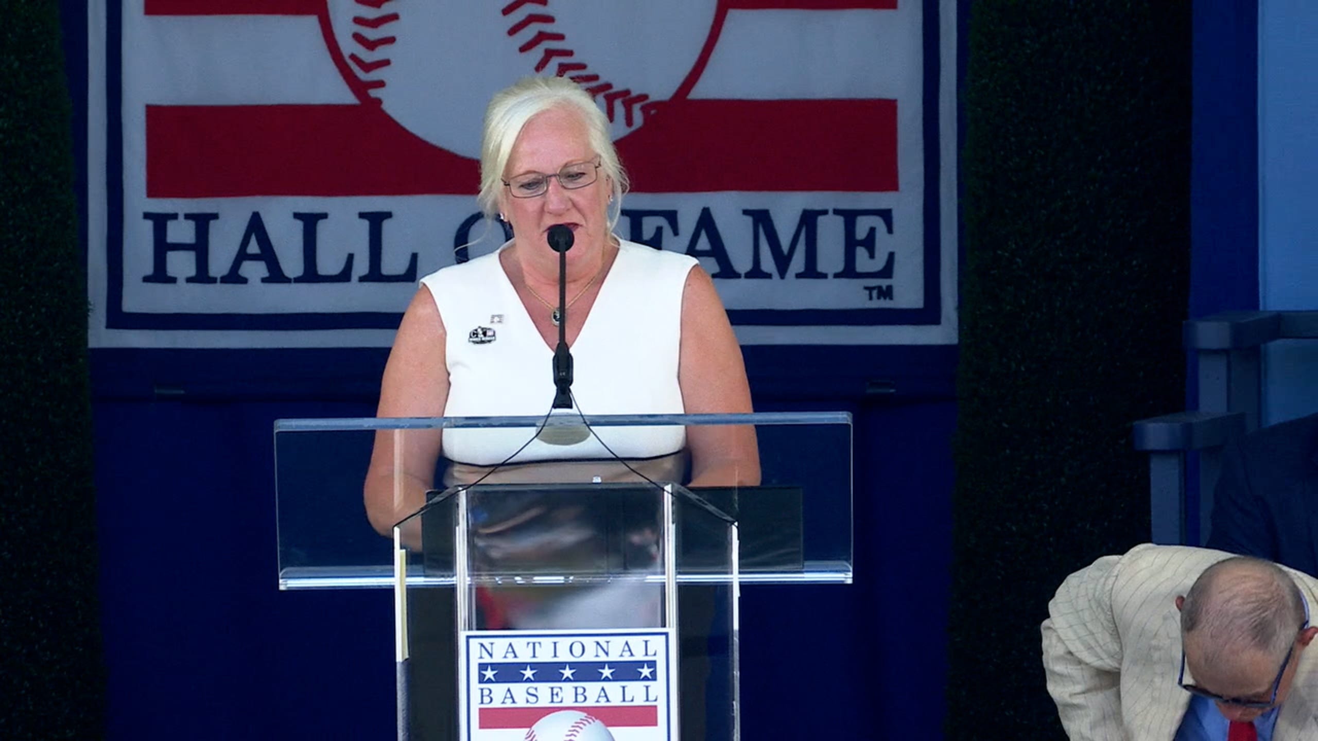White Sox honor newest Hall of Famer