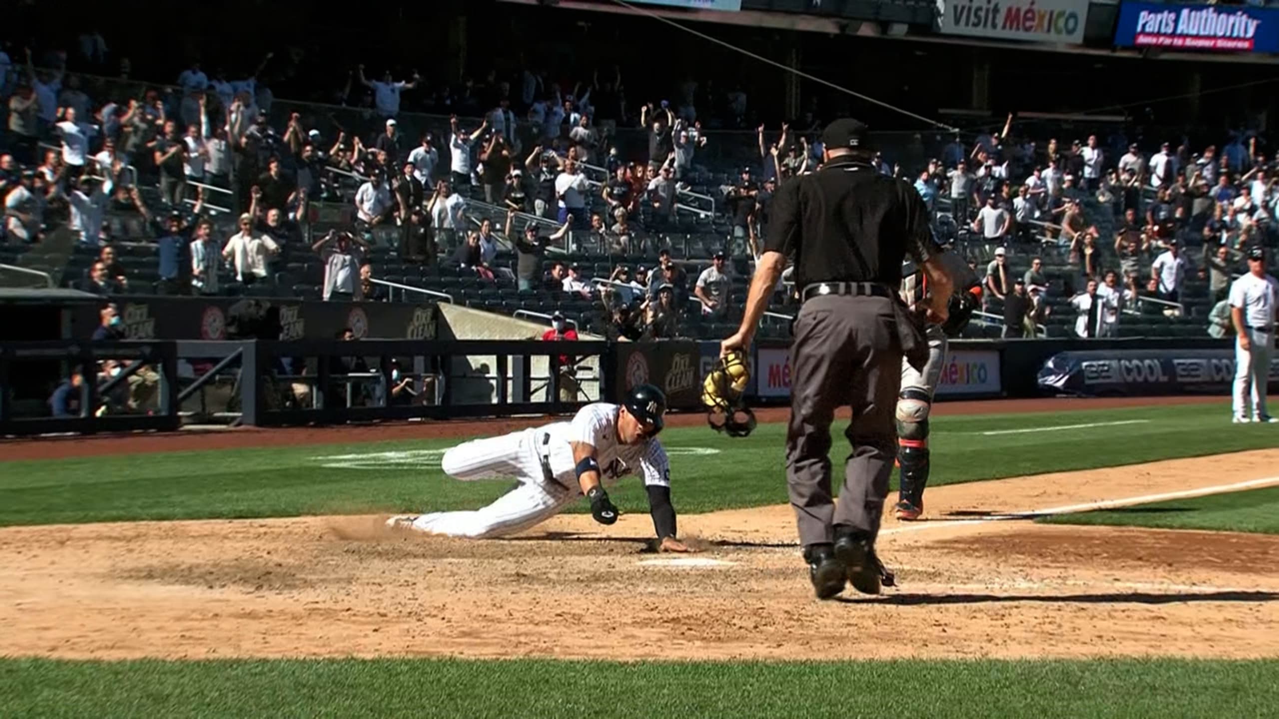 Jose Altuve gets birthday revenge on Yankees' fans