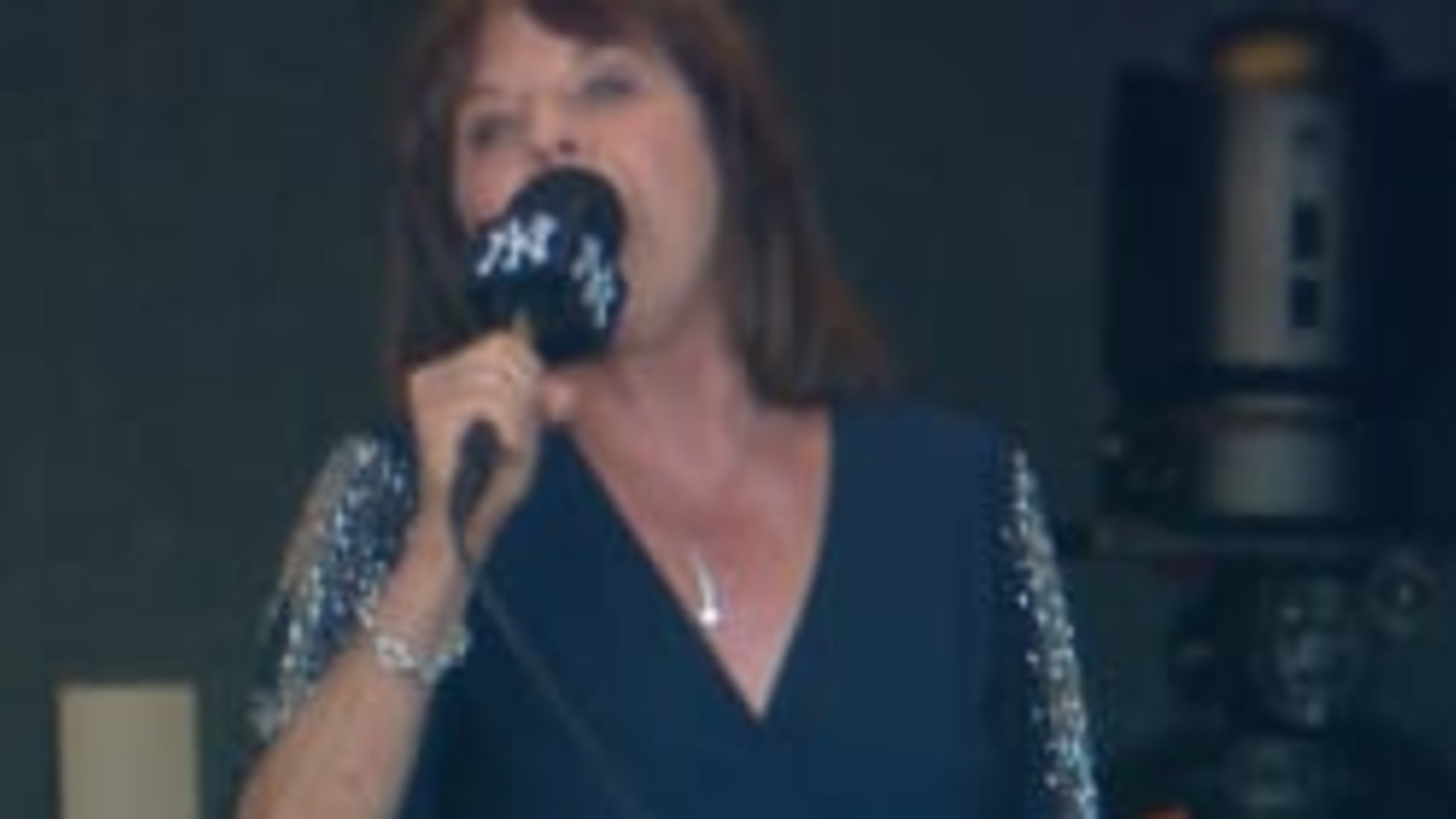 Suzyn Waldman sings anthem