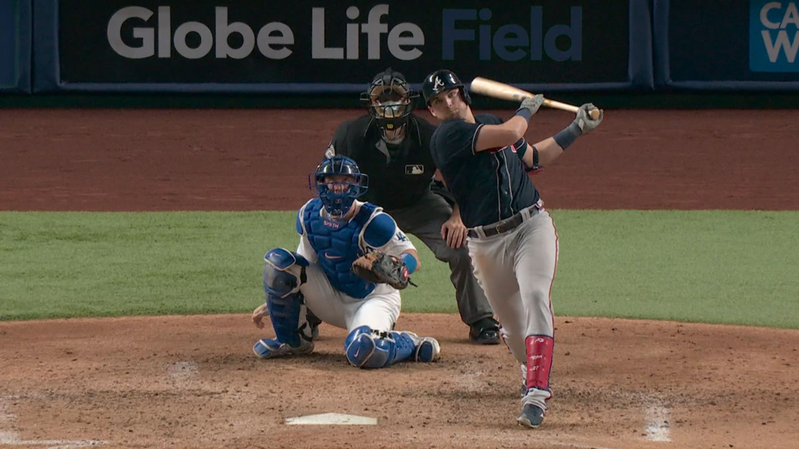 ライリー ４回にアルビースを迎え入れる 野球の英語