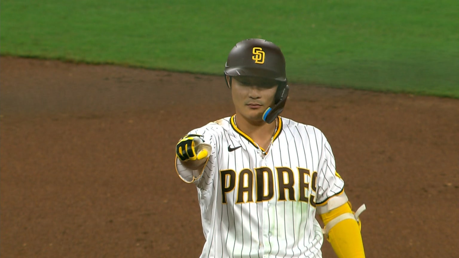 Padres' Kim Ha-seong picks up RBI in stunning NLDS victory over