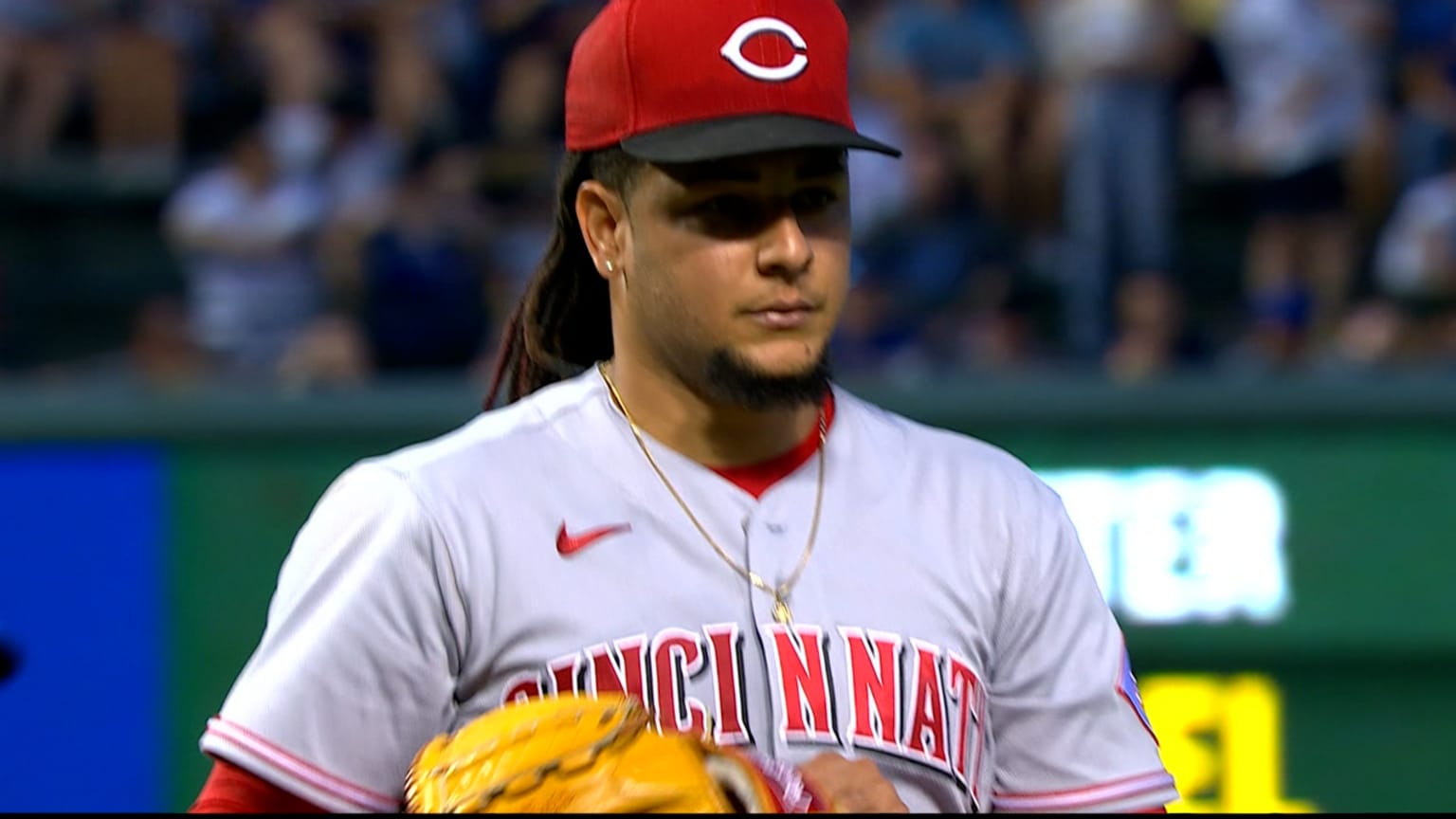 Luis Castillo strikes out 11 in loss to Giants