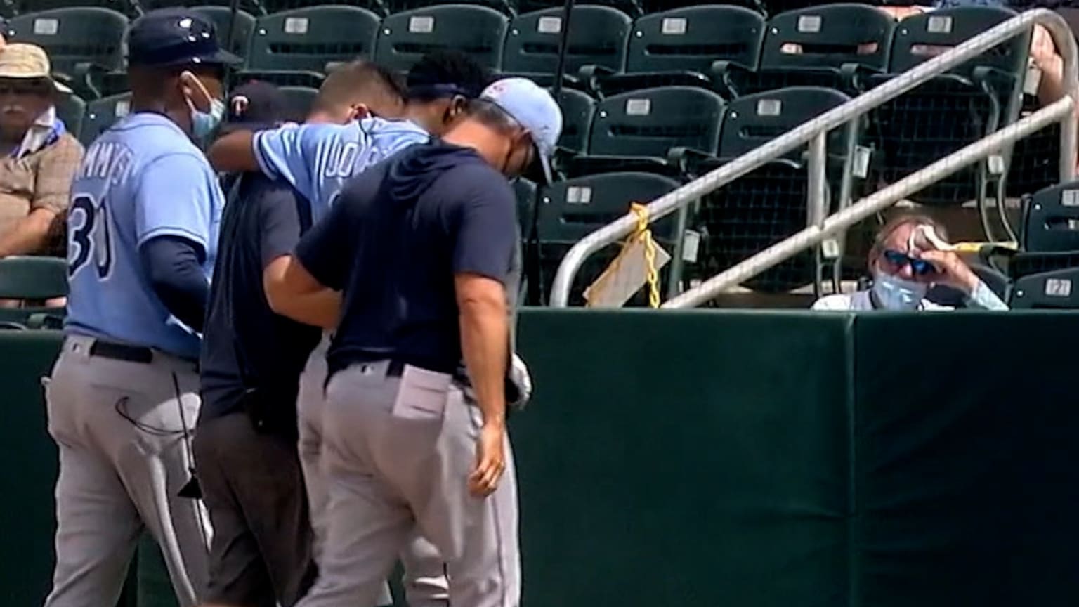 Greg Jones leaves the game in the 8th inning | 03/27/2021 | Tampa Bay Rays