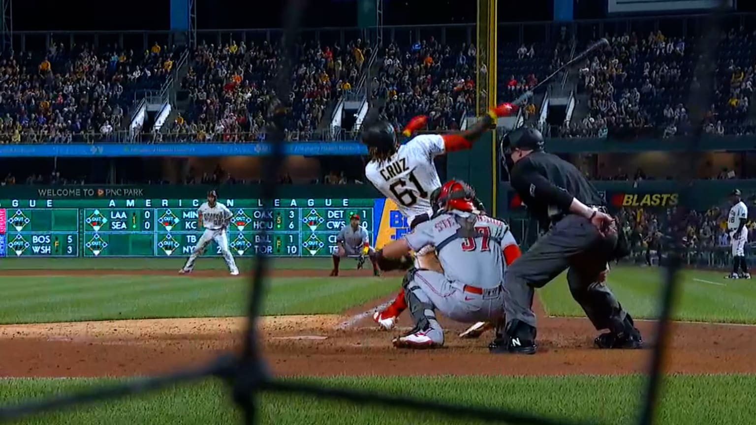 Oneil Cruz lines a 118.2 MPH single to right | 10/02/2021 | Los Angeles ...