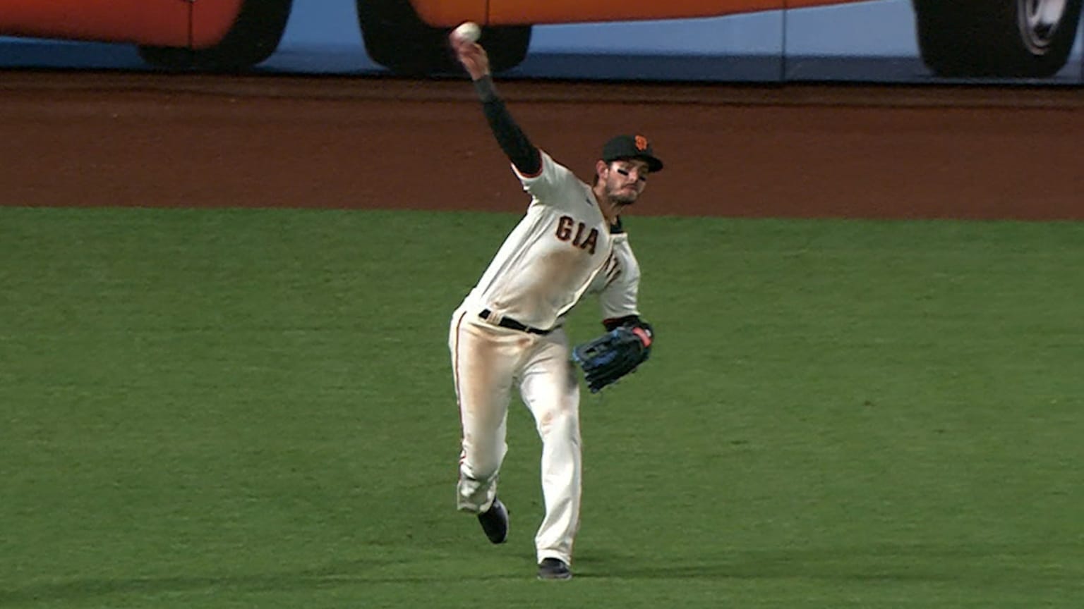 Daniel Robertson's outfield assist 09/22/2020 Cleveland Guardians